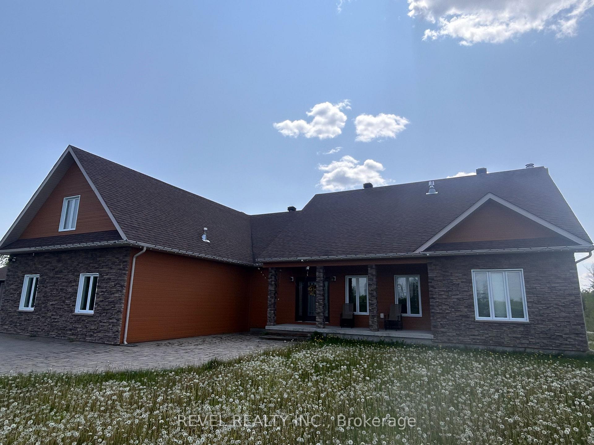 Photo 3 of 847 Highway 579, Cochrane — HOMEH