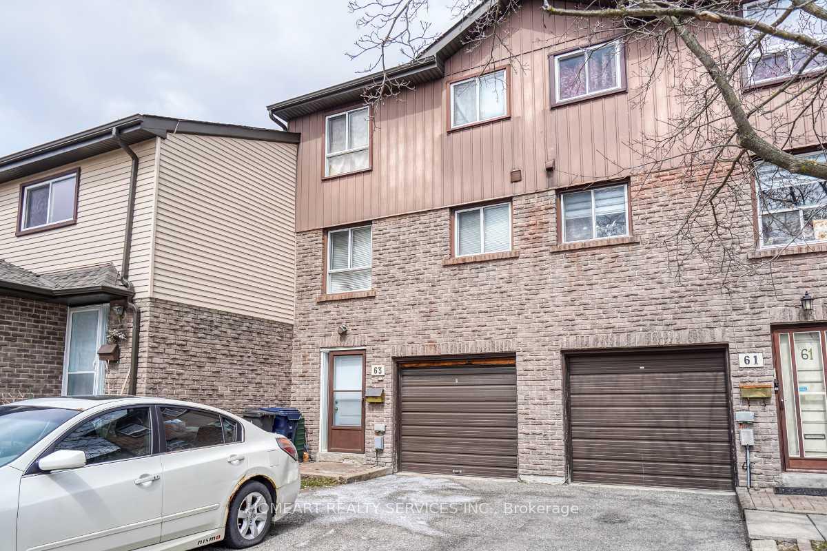 Front of Unit 63, 1131 Sandhurst Circle