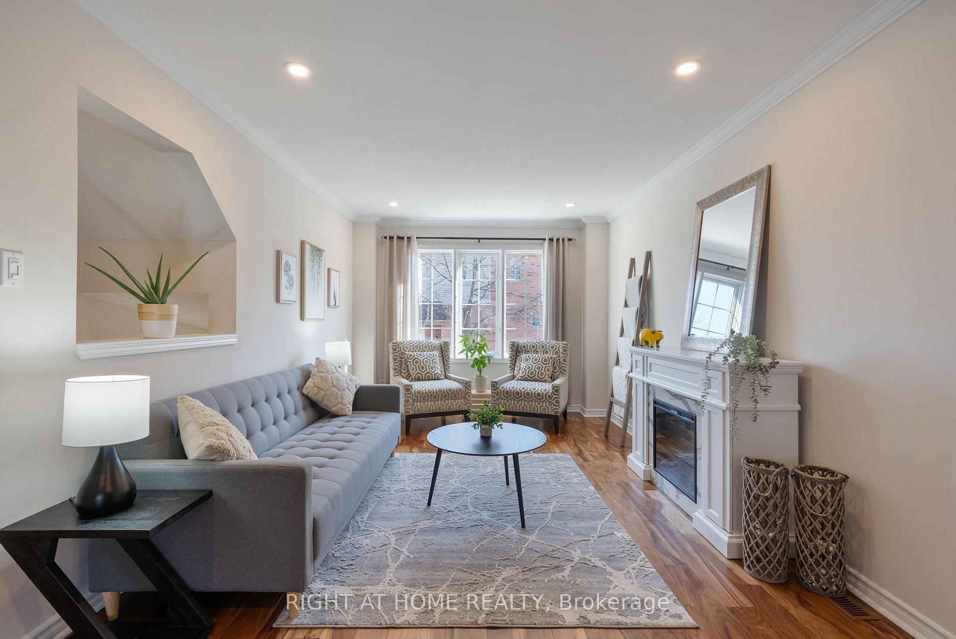 Photo 5 of Unit 18, 27 Aspen Park Way, Whitby, Downtown Whitby — HOMEH