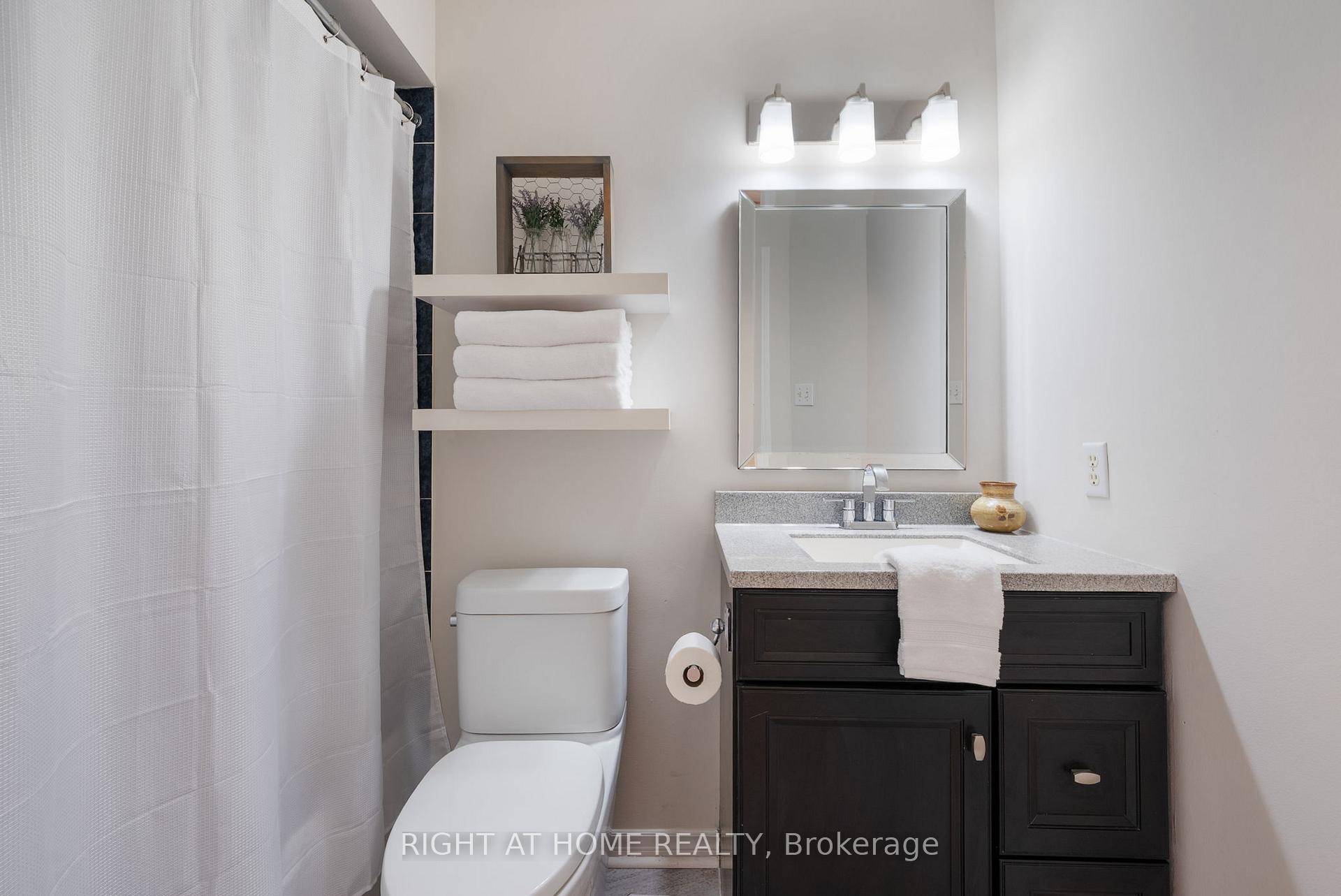 Photo 21 of Unit 18, 27 Aspen Park Way, Whitby, Downtown Whitby — HOMEH