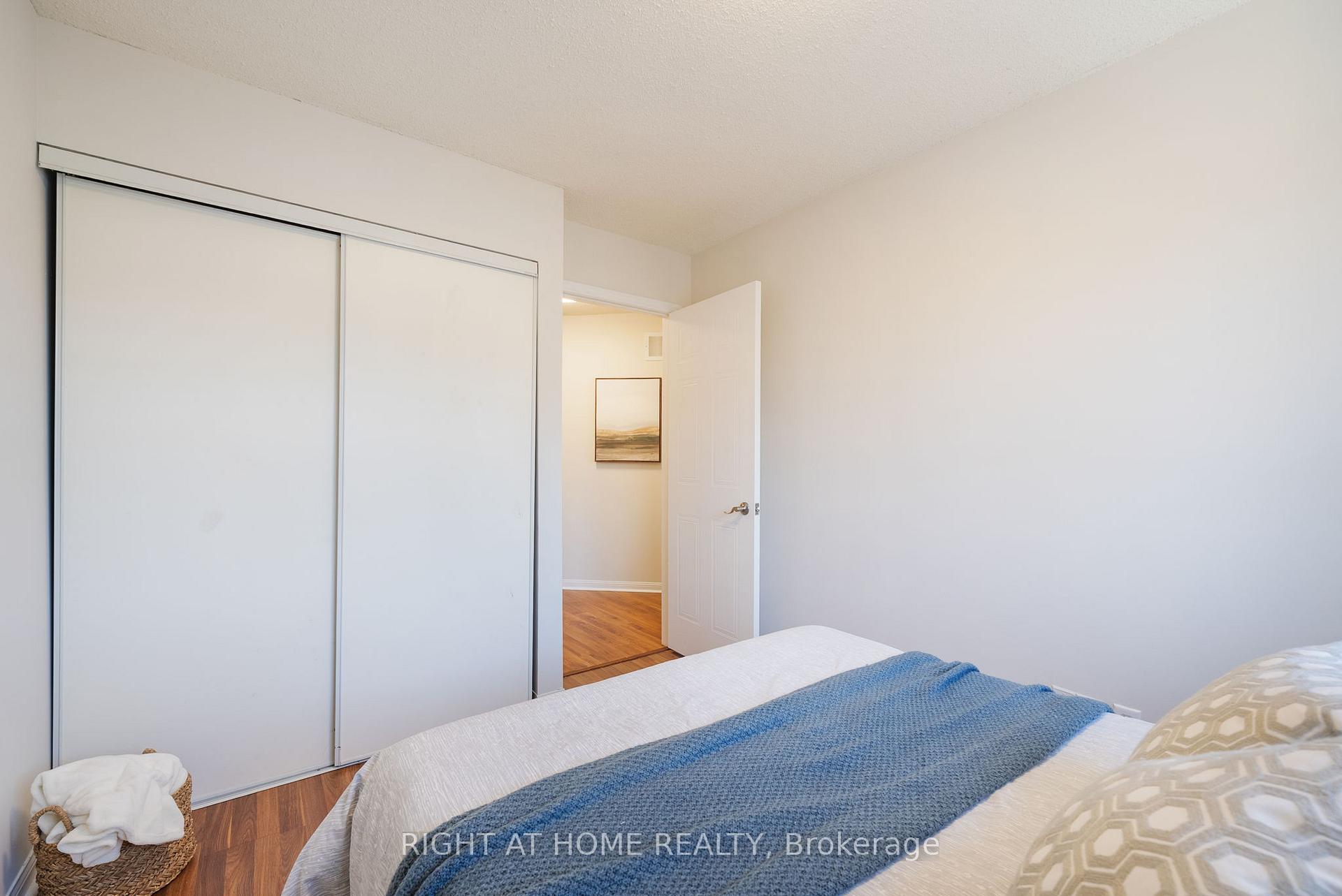Photo 23 of Unit 18, 27 Aspen Park Way, Whitby, Downtown Whitby — HOMEH