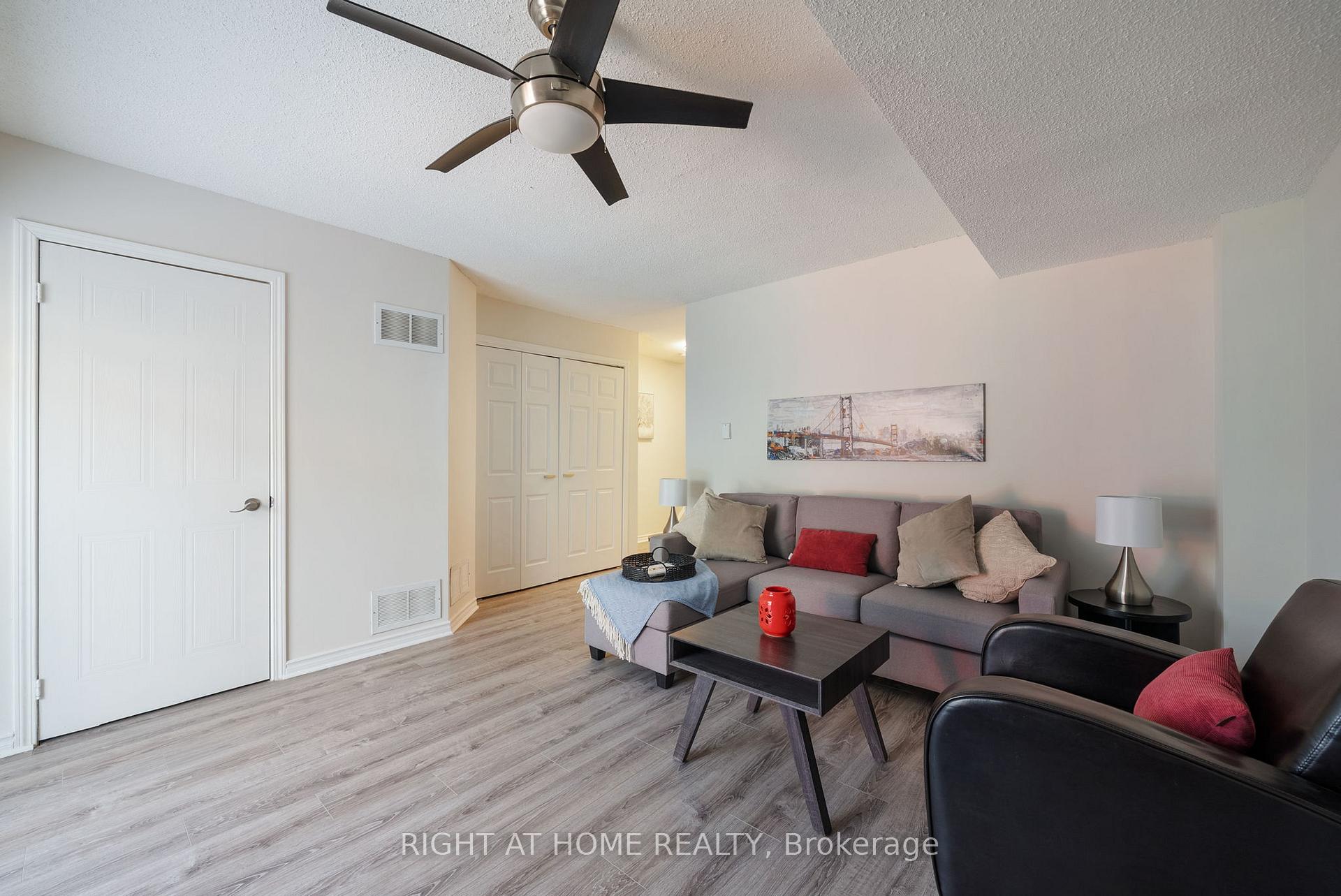 Photo 26 of Unit 18, 27 Aspen Park Way, Whitby, Downtown Whitby — HOMEH