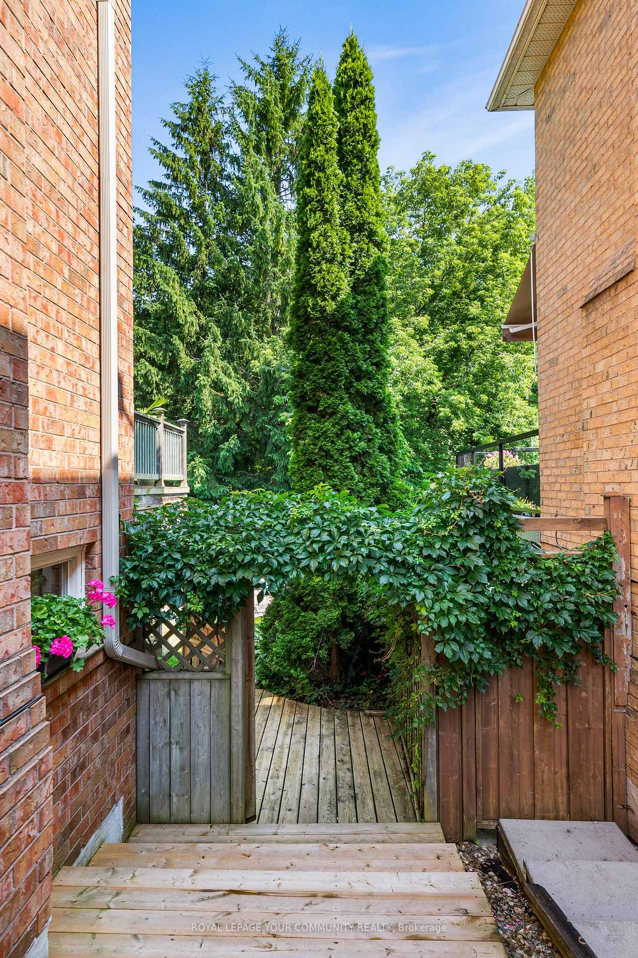 Photo 28 of 48 Lanewood Drive, Aurora, Hills of St Andrew — HOMEH