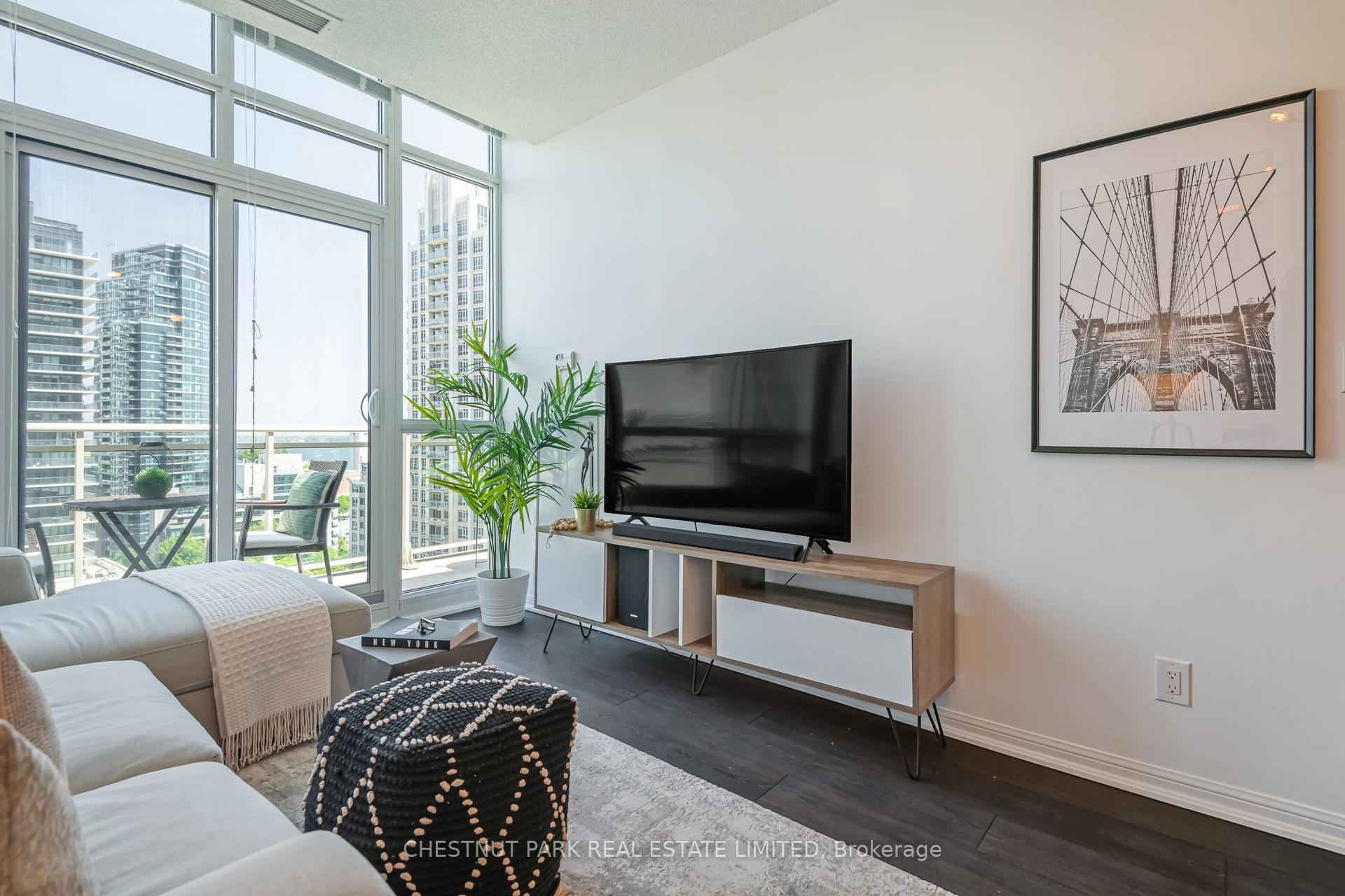 Photo 4 of Unit Ph06, 35 Bastion Street, Toronto, Waterfront Communities — HOMEH
