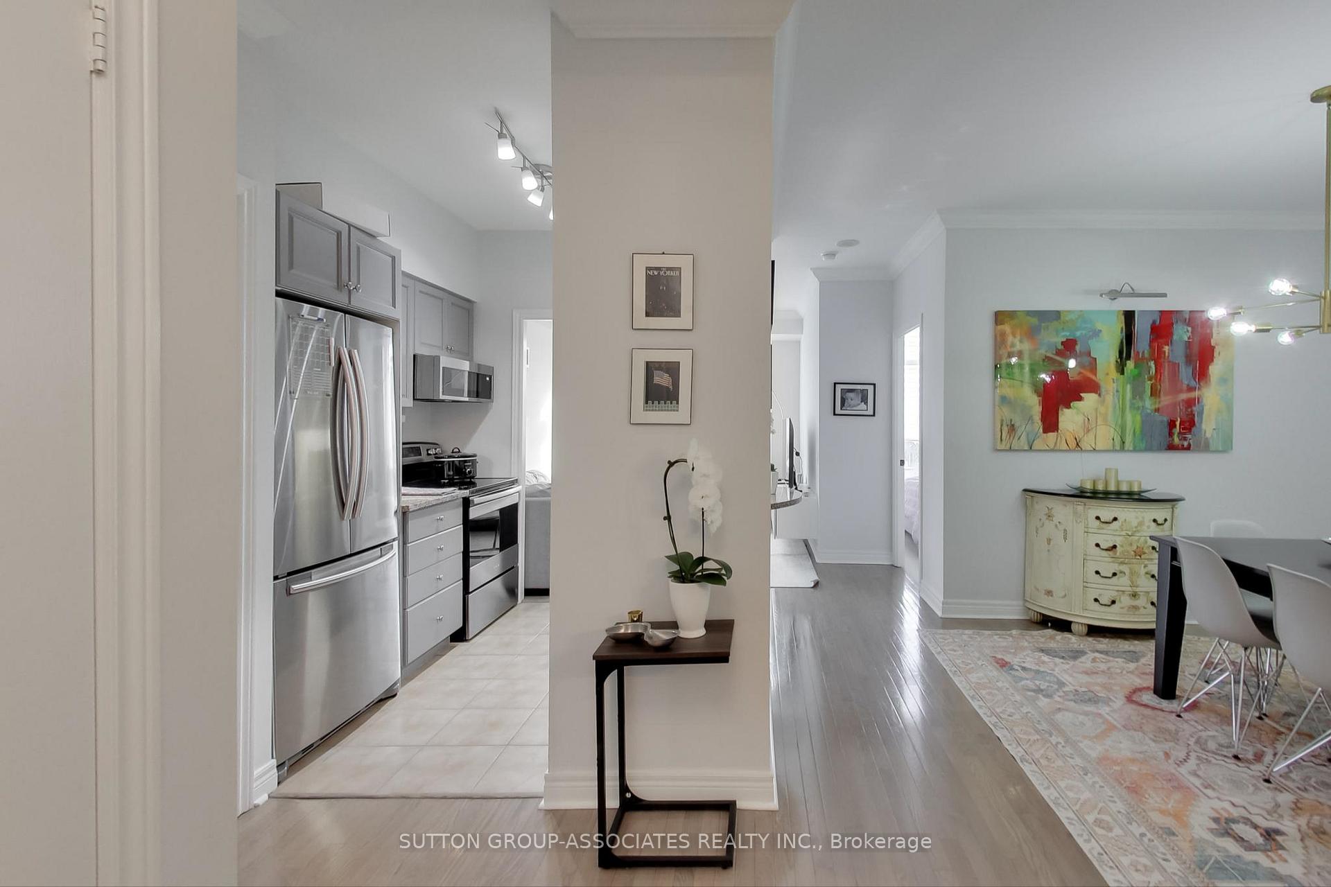 Photo 4 of Unit 406, 2 Edith Drive, Toronto, Yonge-Eglinton — HOMEH