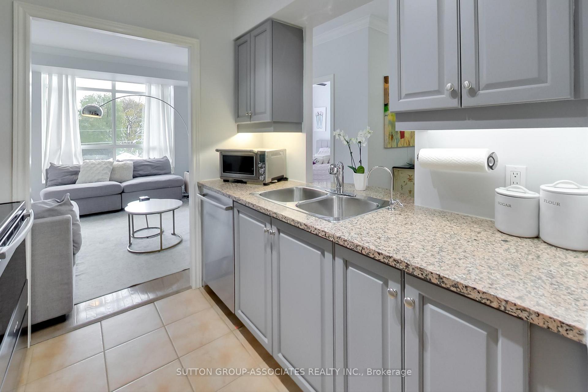 Photo 7 of Unit 406, 2 Edith Drive, Toronto, Yonge-Eglinton — HOMEH