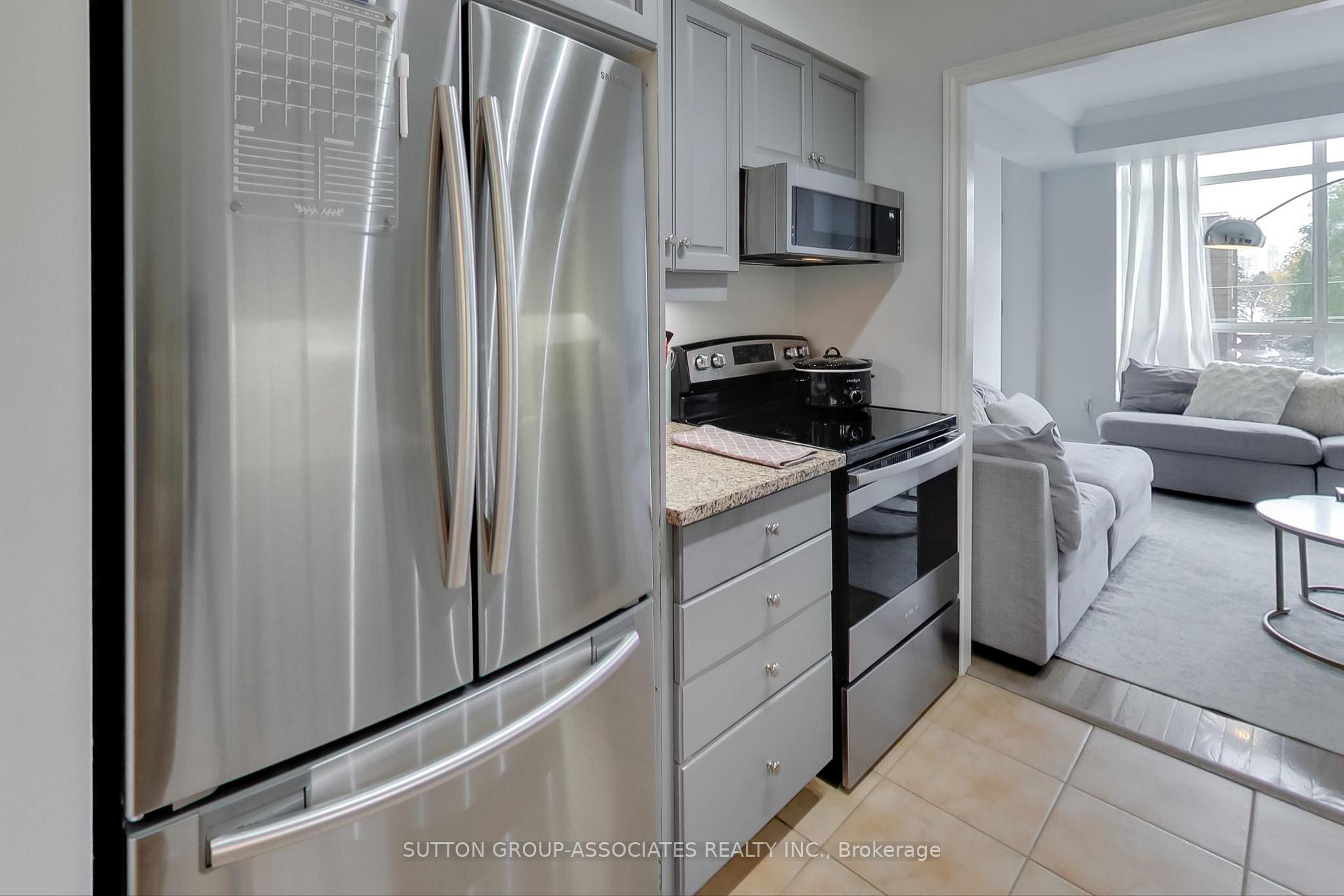 Photo 8 of Unit 406, 2 Edith Drive, Toronto, Yonge-Eglinton — HOMEH