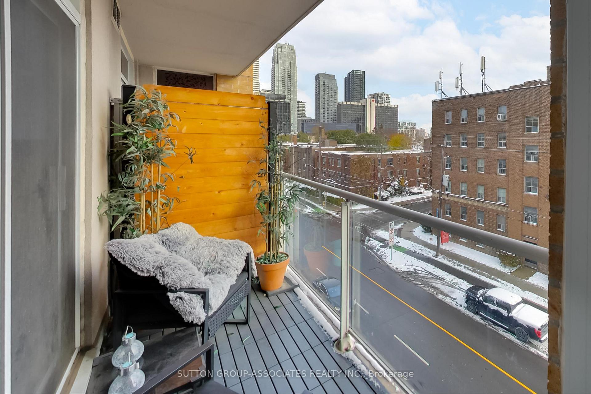 Photo 14 of Unit 406, 2 Edith Drive, Toronto, Yonge-Eglinton — HOMEH