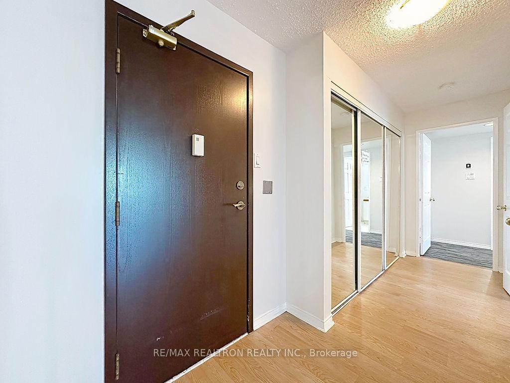 Photo 2 of Unit 810, 7905 Bayview Avenue, Markham, Aileen-Willowbrook — HOMEH