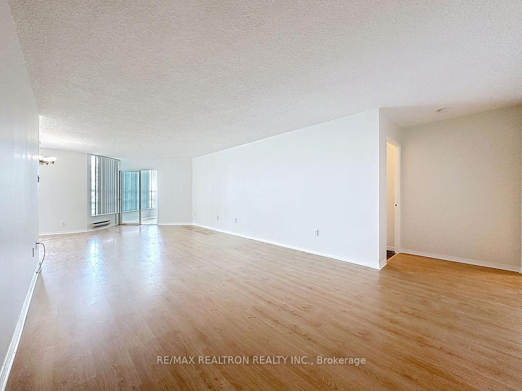 Photo 26 of Unit 810, 7905 Bayview Avenue, Markham, Aileen-Willowbrook — HOMEH