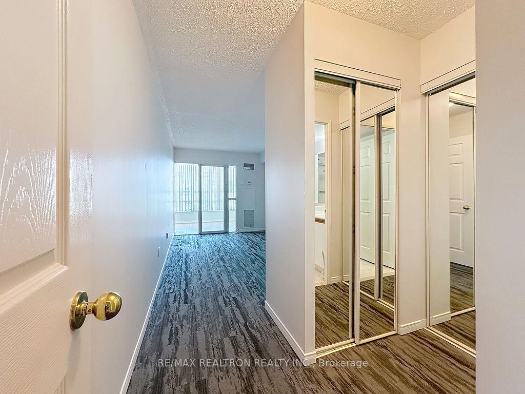 Photo 27 of Unit 810, 7905 Bayview Avenue, Markham, Aileen-Willowbrook — HOMEH