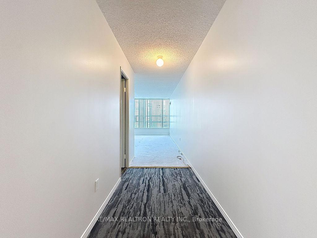 Photo 31 of Unit 810, 7905 Bayview Avenue, Markham, Aileen-Willowbrook — HOMEH