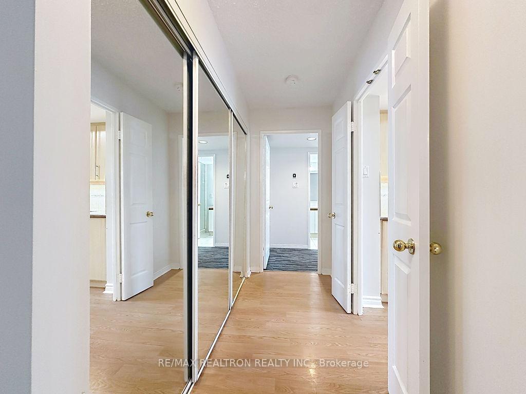 Photo 33 of Unit 810, 7905 Bayview Avenue, Markham, Aileen-Willowbrook — HOMEH