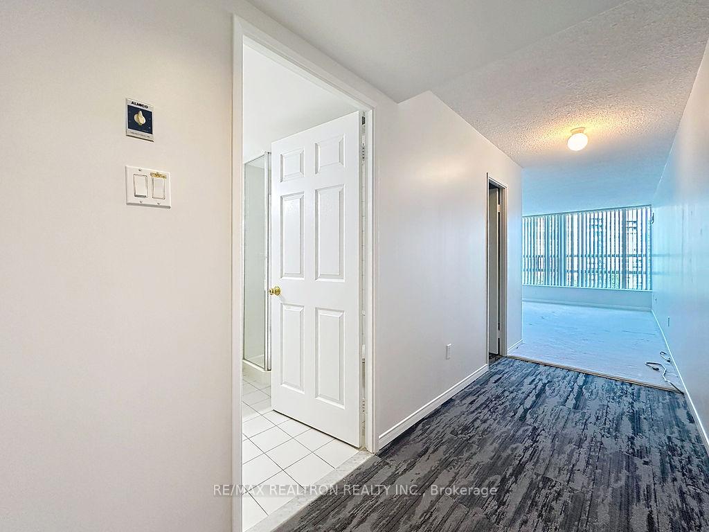 Photo 36 of Unit 810, 7905 Bayview Avenue, Markham, Aileen-Willowbrook — HOMEH