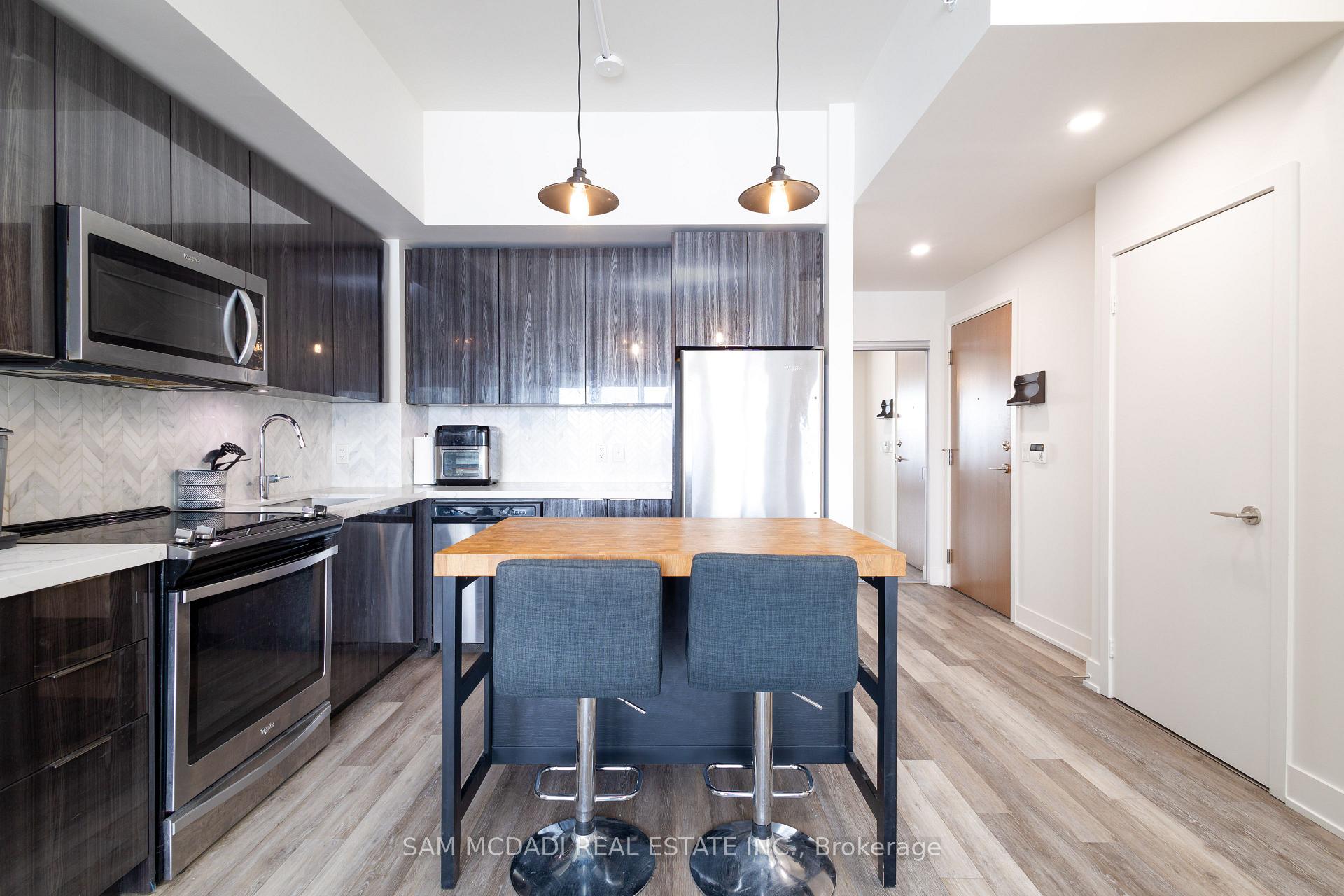 Photo 3 of Unit 1024, 30 Shore Breeze Drive, Etobicoke, Mimico — HOMEH