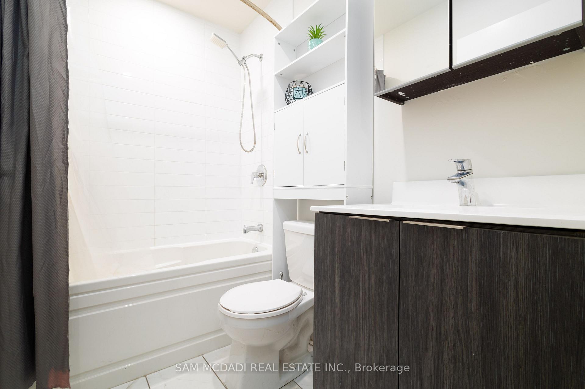 Photo 8 of Unit 1024, 30 Shore Breeze Drive, Etobicoke, Mimico — HOMEH