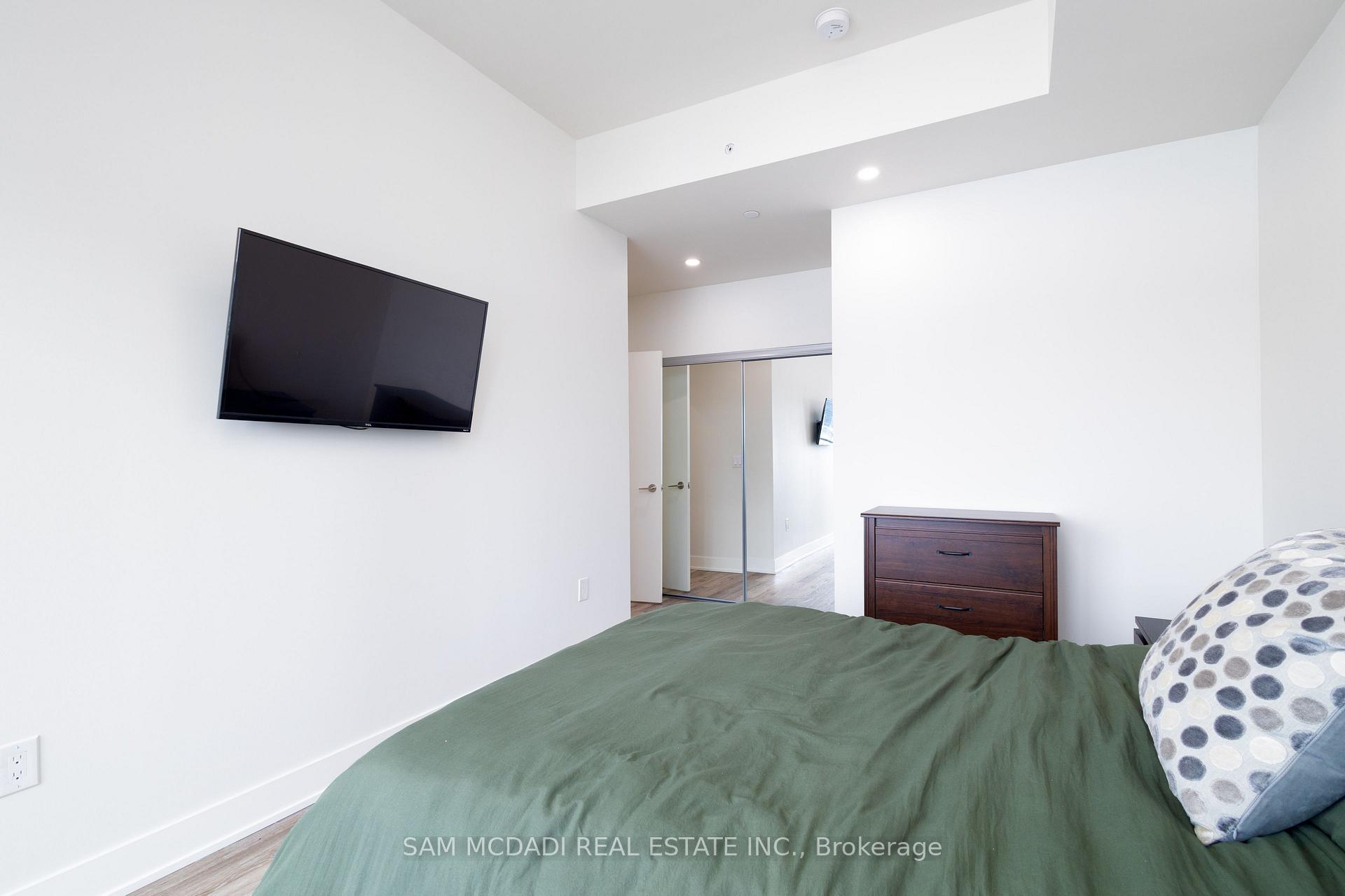 Photo 13 of Unit 1024, 30 Shore Breeze Drive, Etobicoke, Mimico — HOMEH