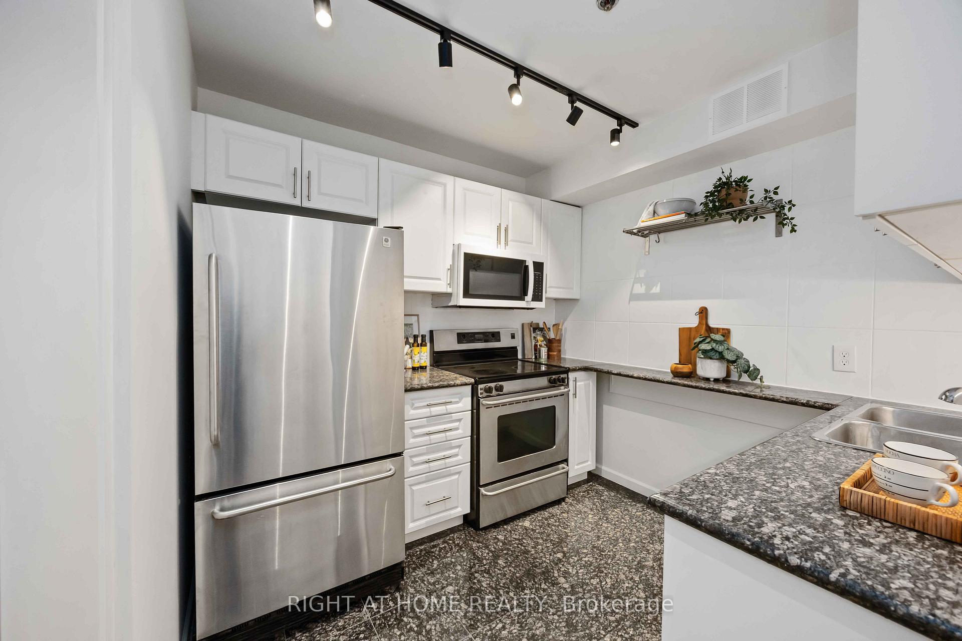 Photo 7 of Unit 202, 110 Hepbourne Street, Toronto, Dufferin Grove — HOMEH