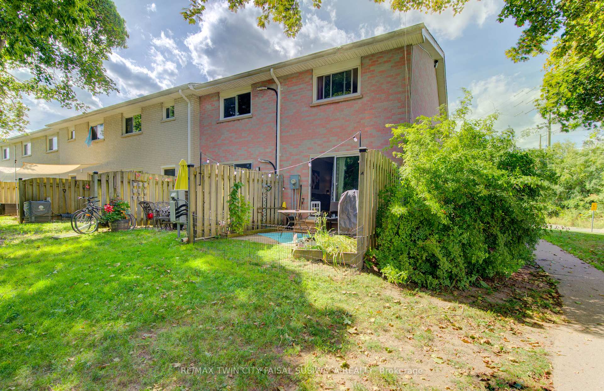 Photo 3 of Unit A, 513 Weber Street, Waterloo — HOMEH