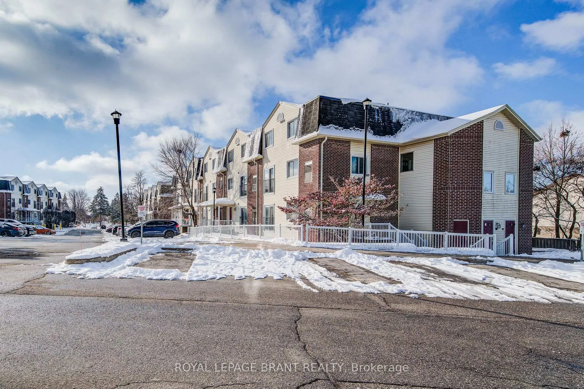 Photo 3 of Unit 217, 456 Janefield Avenue, Guelph, Dovercliffe Park/Old University — HOMEH
