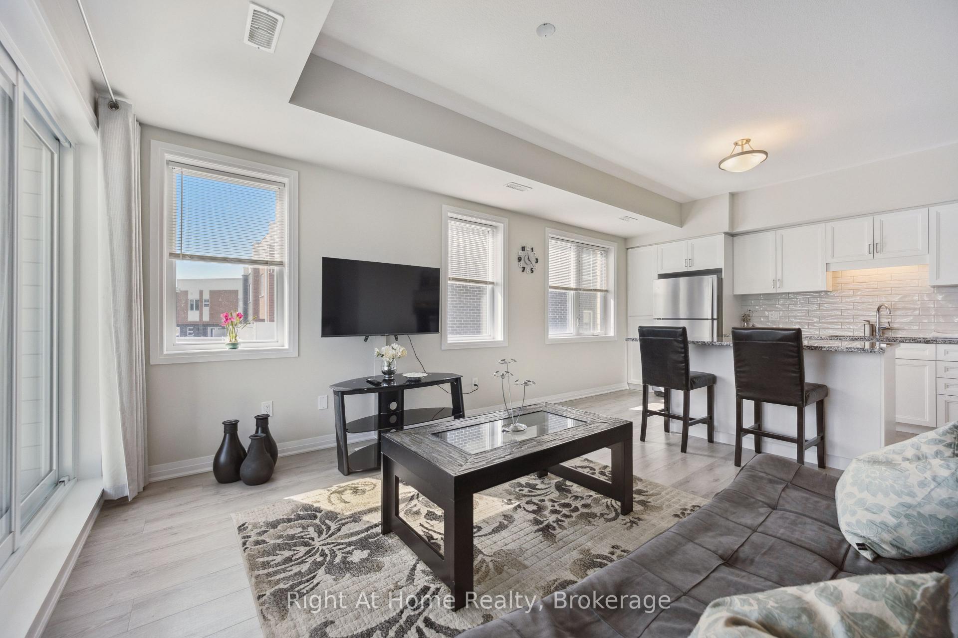 Photo 7 of 24 Progress Crescent, Kitchener — HOMEH