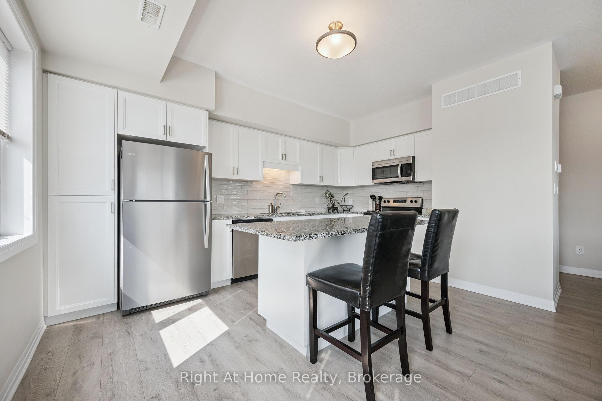 Photo 10 of 24 Progress Crescent, Kitchener — HOMEH