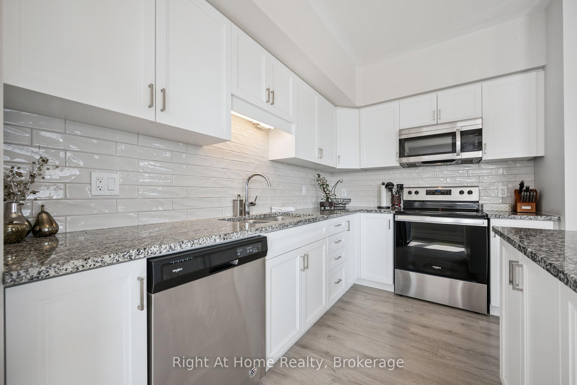 Photo 11 of 24 Progress Crescent, Kitchener — HOMEH