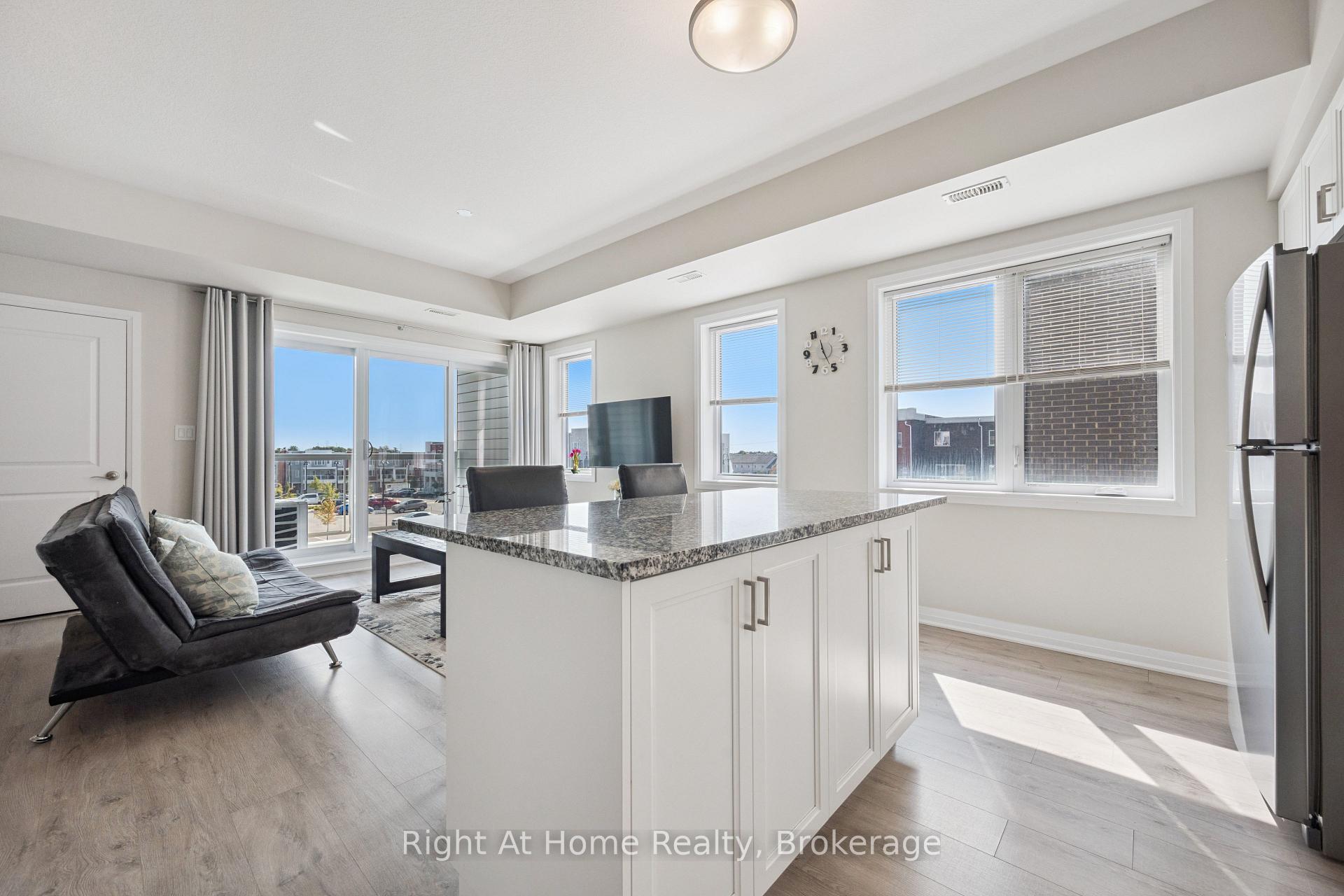 Photo 12 of 24 Progress Crescent, Kitchener — HOMEH