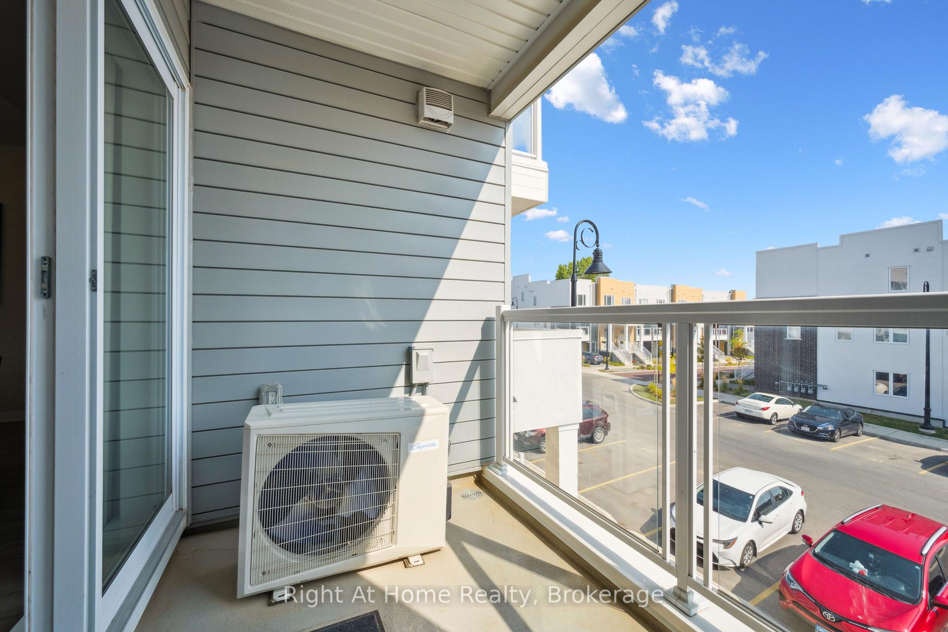 Photo 14 of 24 Progress Crescent, Kitchener — HOMEH