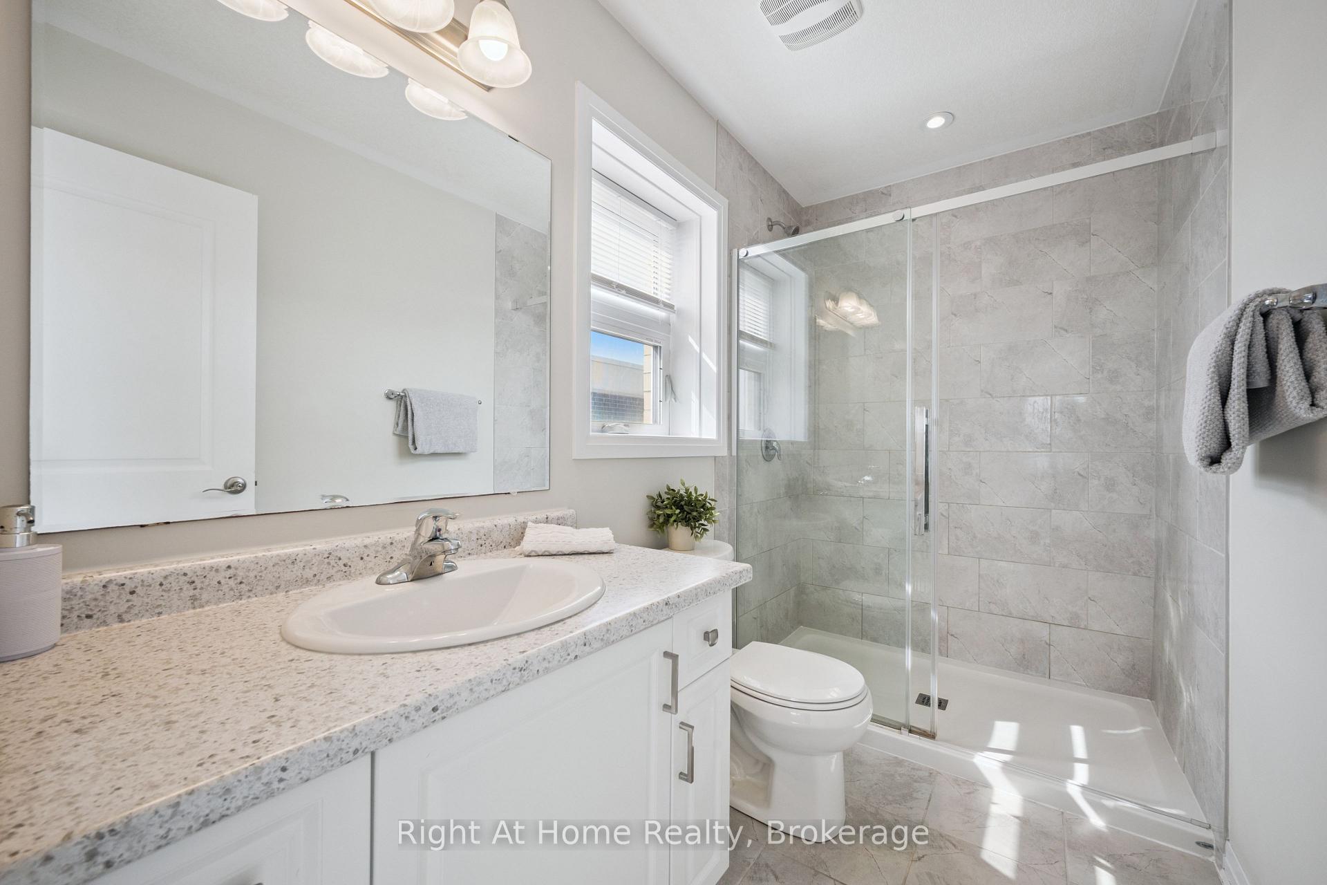 Photo 20 of 24 Progress Crescent, Kitchener — HOMEH