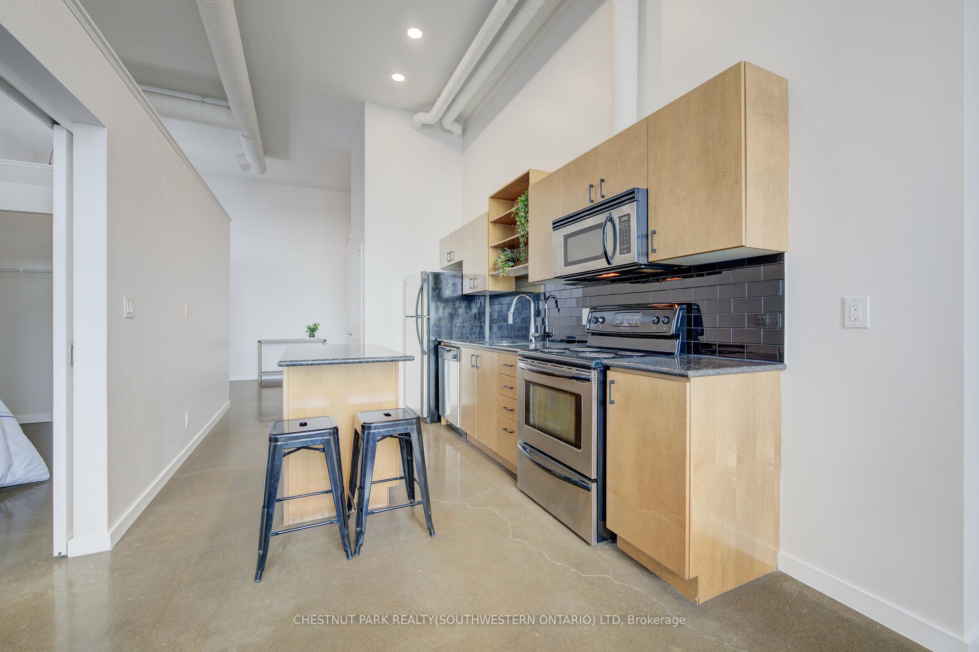 Photo 9 of Unit 524, 404 King Street W, Kitchener — HOMEH