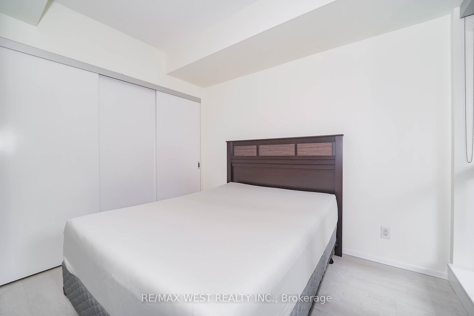 Photo 5 of Unit 412, 8 Charlotte Street, Toronto, Waterfront Communities — HOMEH