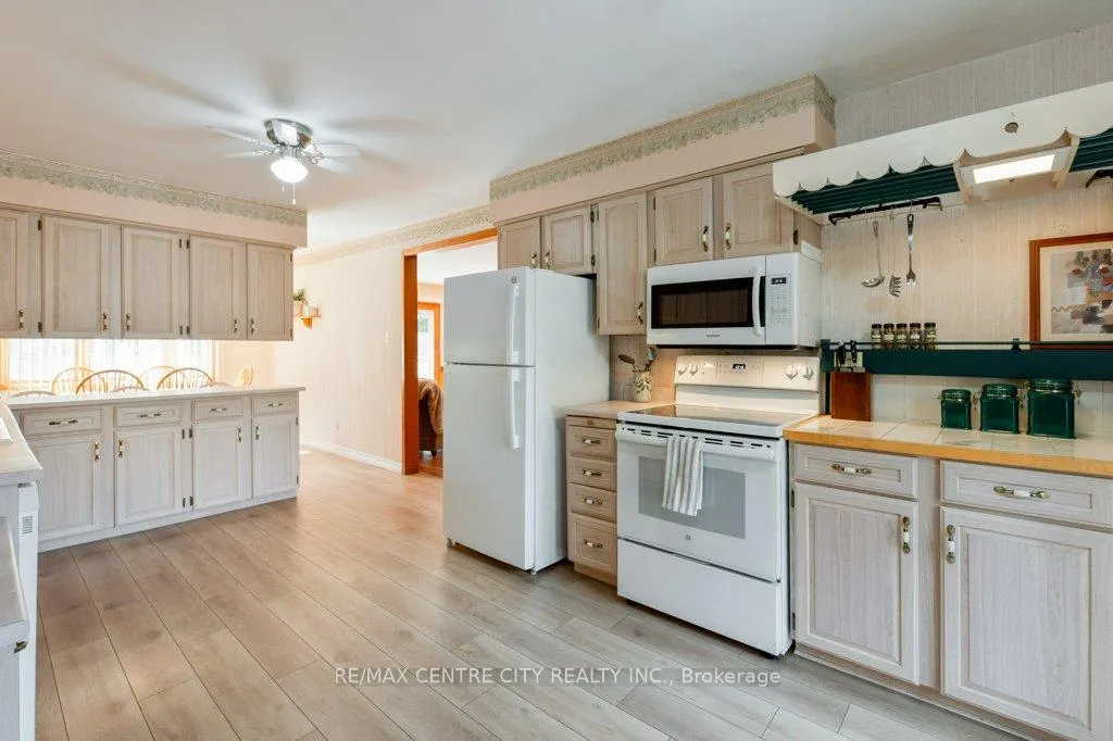 Photo 15 of 46215 North Street, Central Elgin, Sparta — HOMEH