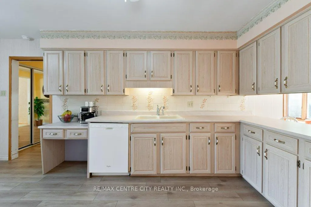 Photo 17 of 46215 North Street, Central Elgin, Sparta — HOMEH