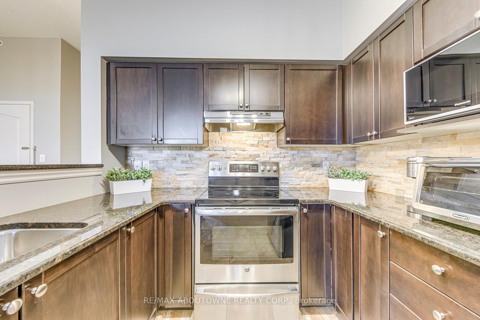 Photo 20 of Unit 401, 1470 Main Street E, Milton, Dempsey — HOMEH