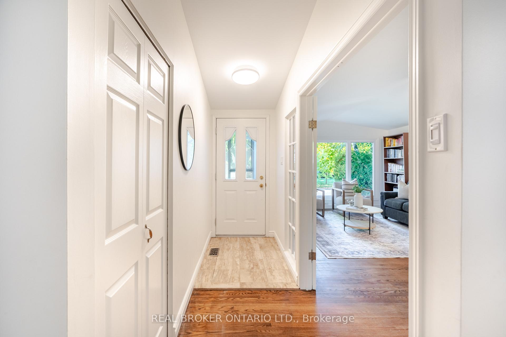 Photo 3 of 2070 Cornish Street, Ottawa, Elmvale Acres/Urbandale — HOMEH
