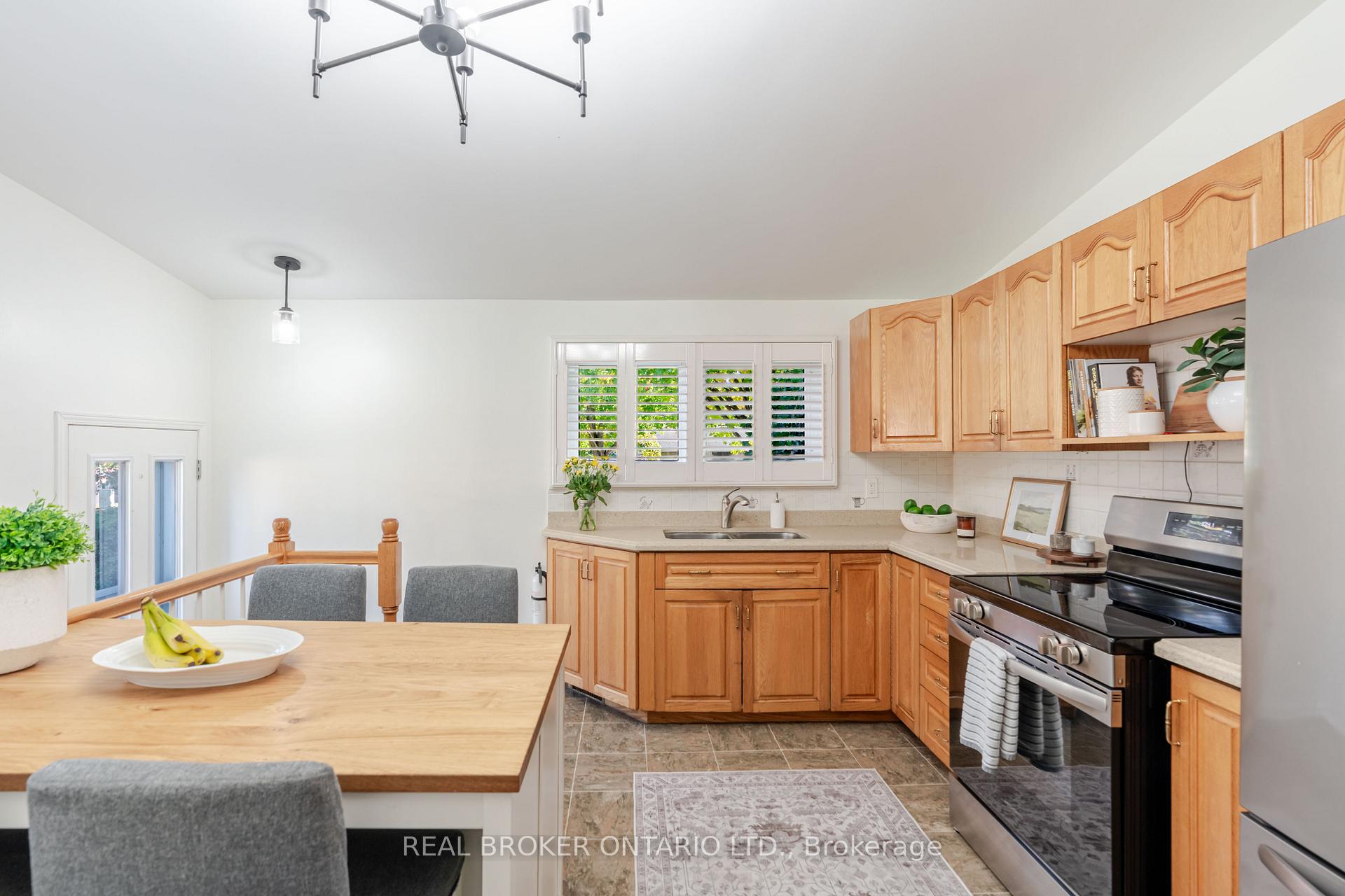 Photo 10 of 2070 Cornish Street, Ottawa, Elmvale Acres/Urbandale — HOMEH