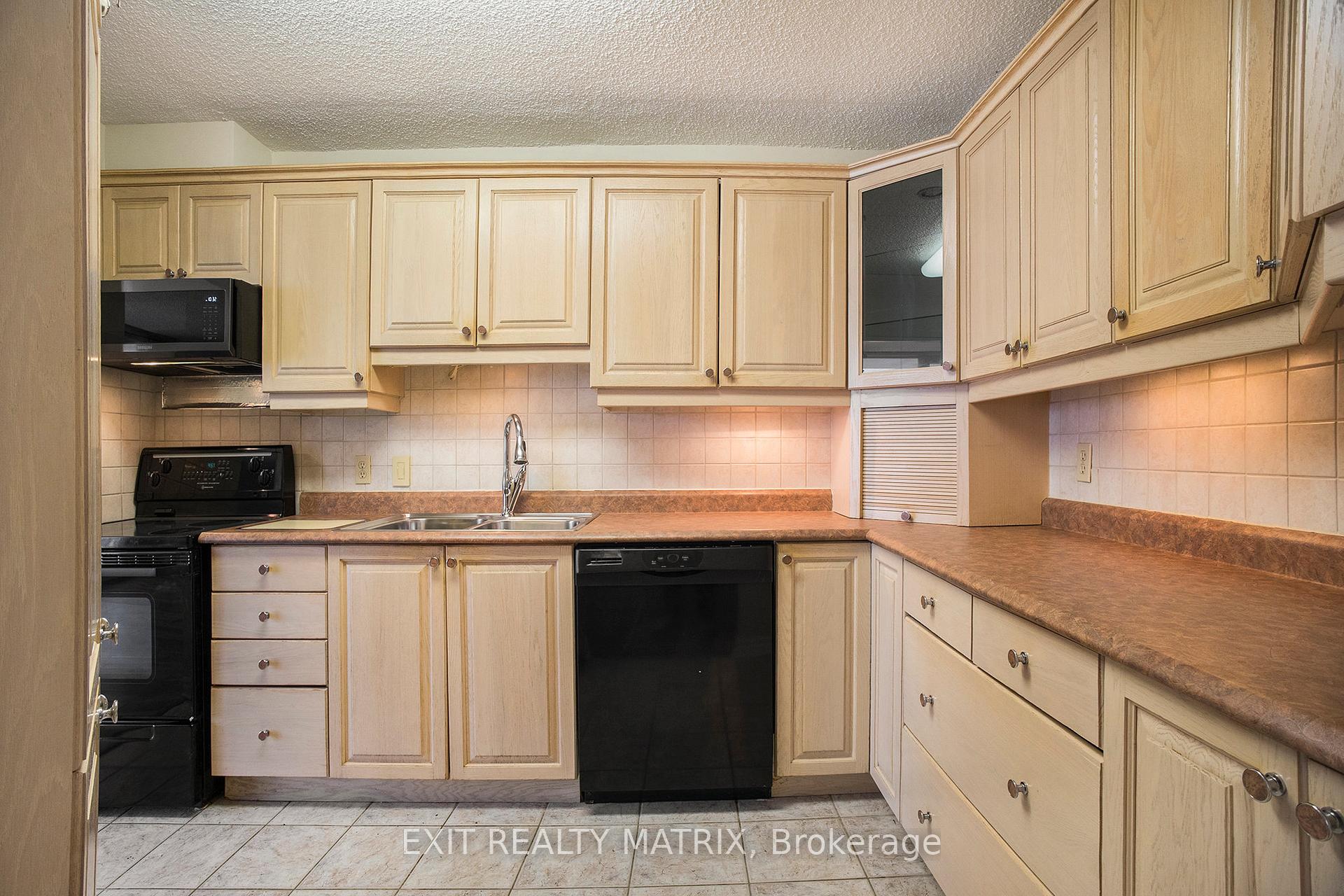 Photo 3 of Unit 1507, 665 Bathgate Drive, Ottawa, Carson Meadows — HOMEH