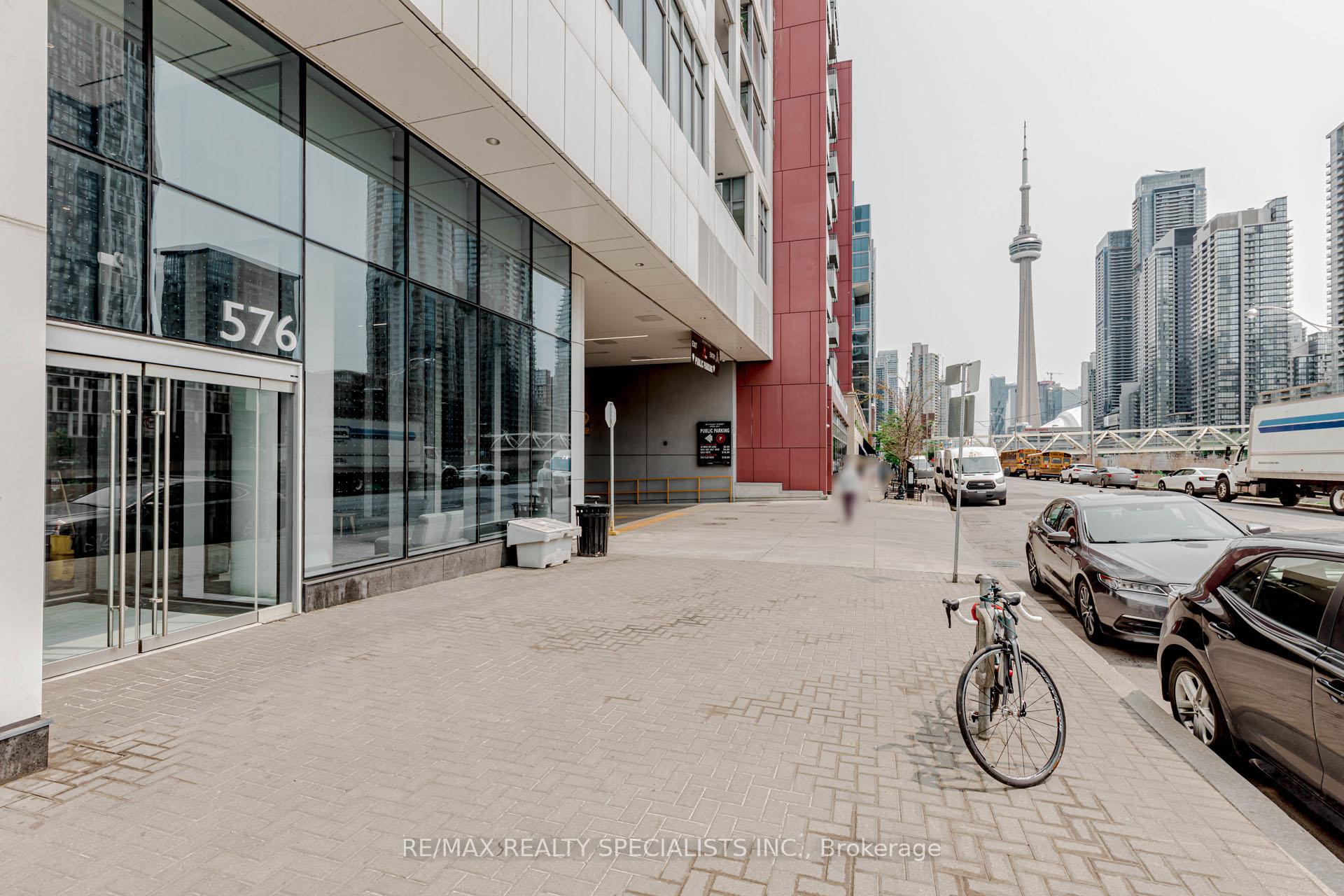 Photo 2 of Unit 1705, 576 Front Street W, Toronto, Waterfront Communities — HOMEH