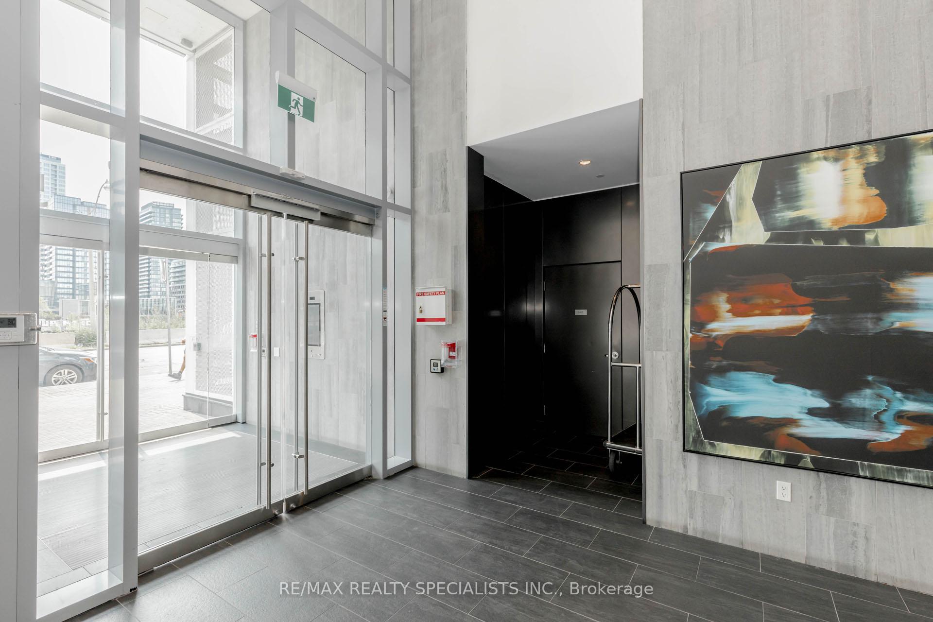 Photo 3 of Unit 1705, 576 Front Street W, Toronto, Waterfront Communities — HOMEH