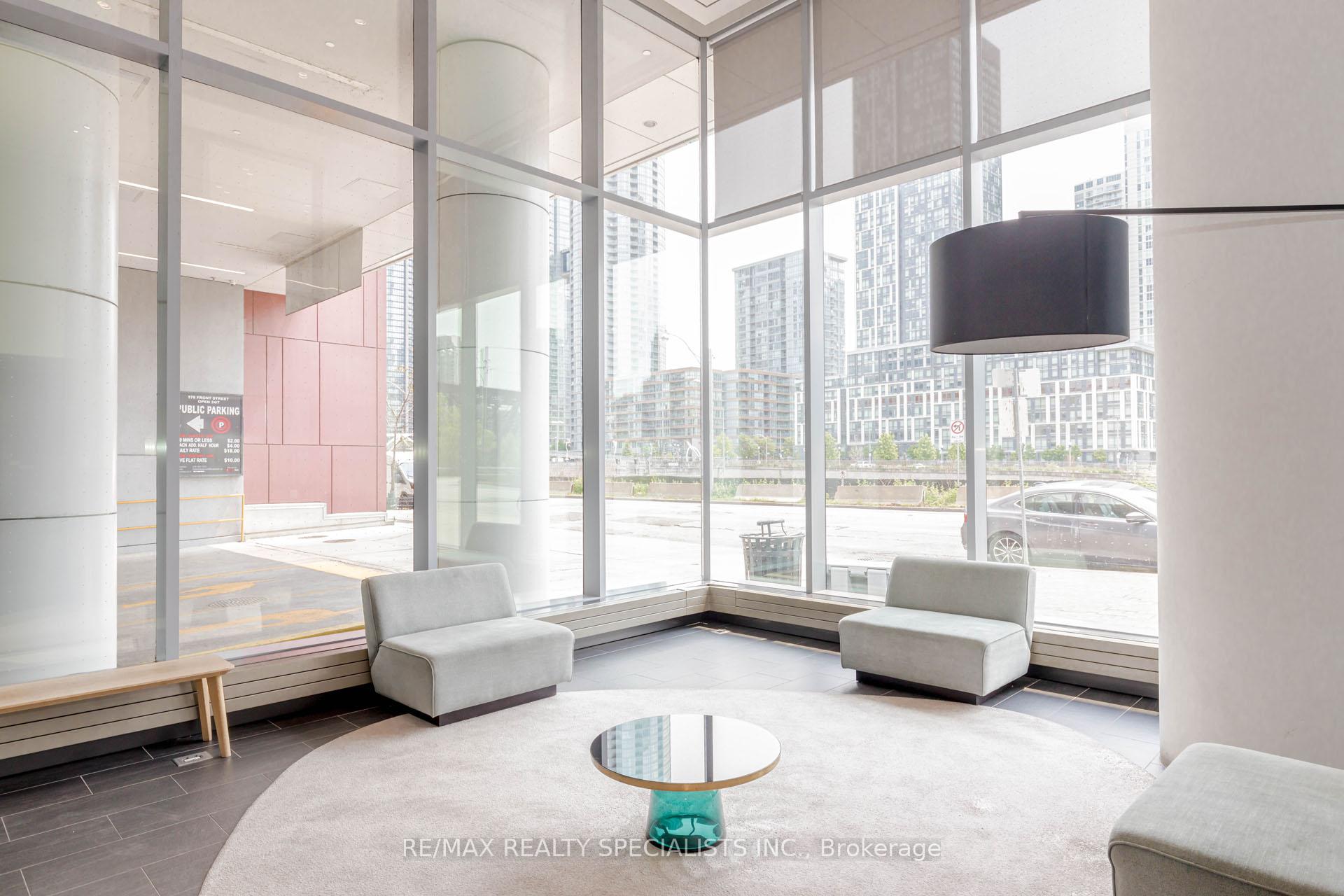 Photo 4 of Unit 1705, 576 Front Street W, Toronto, Waterfront Communities — HOMEH
