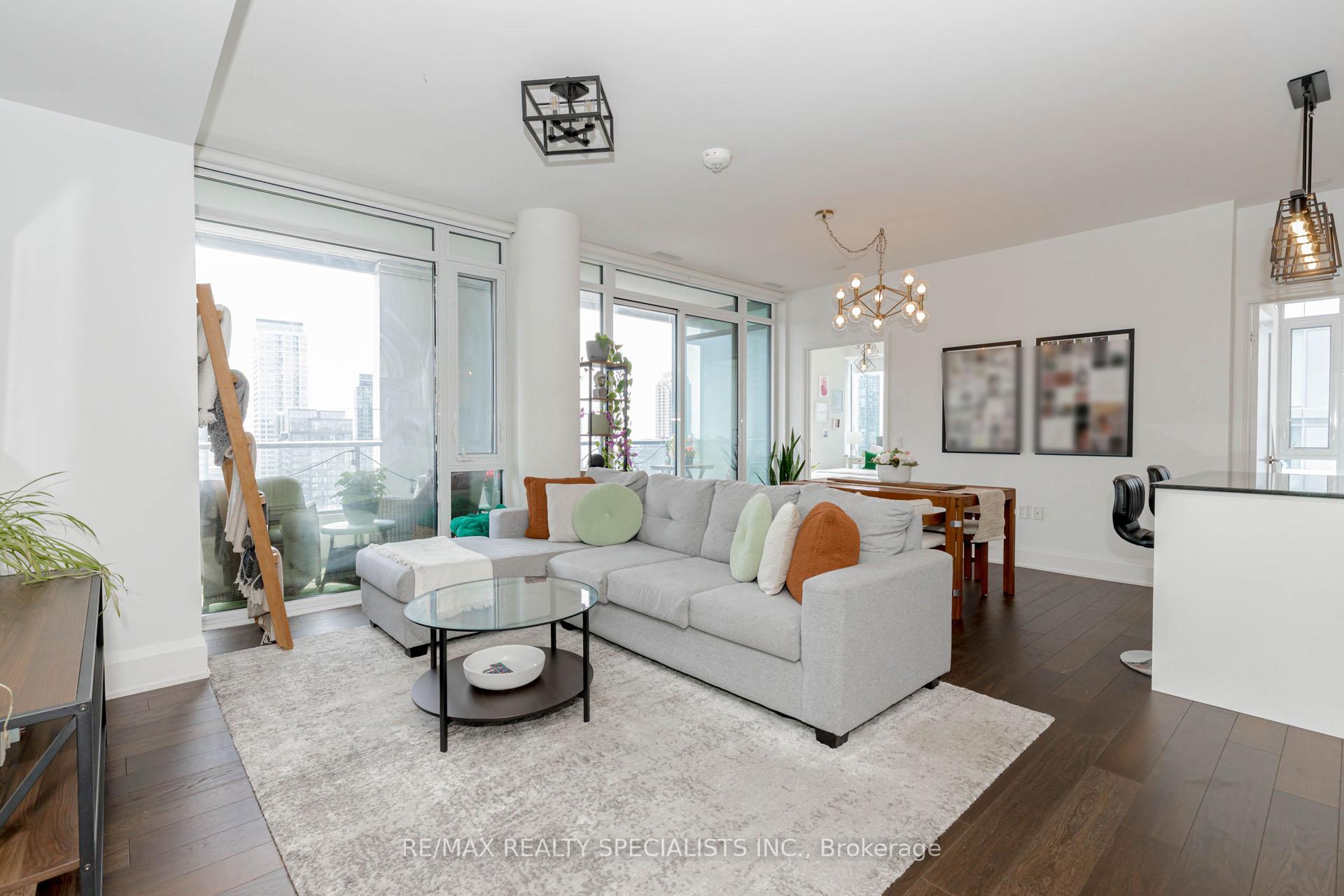 Photo 11 of Unit 1705, 576 Front Street W, Toronto, Waterfront Communities — HOMEH