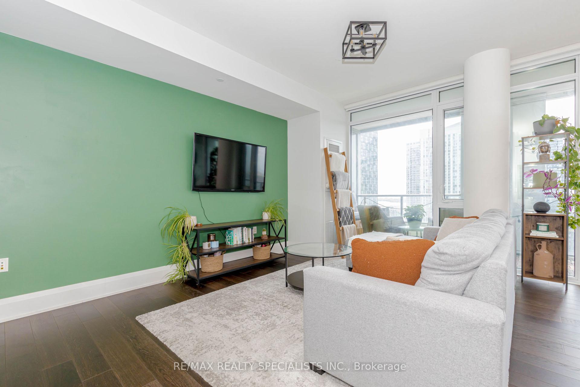 Photo 12 of Unit 1705, 576 Front Street W, Toronto, Waterfront Communities — HOMEH