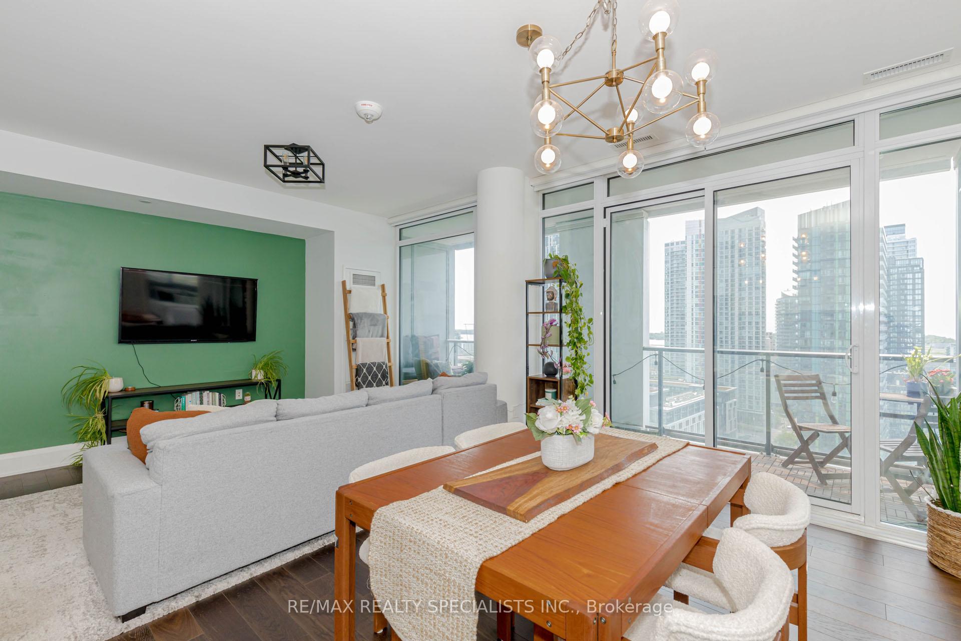Photo 16 of Unit 1705, 576 Front Street W, Toronto, Waterfront Communities — HOMEH