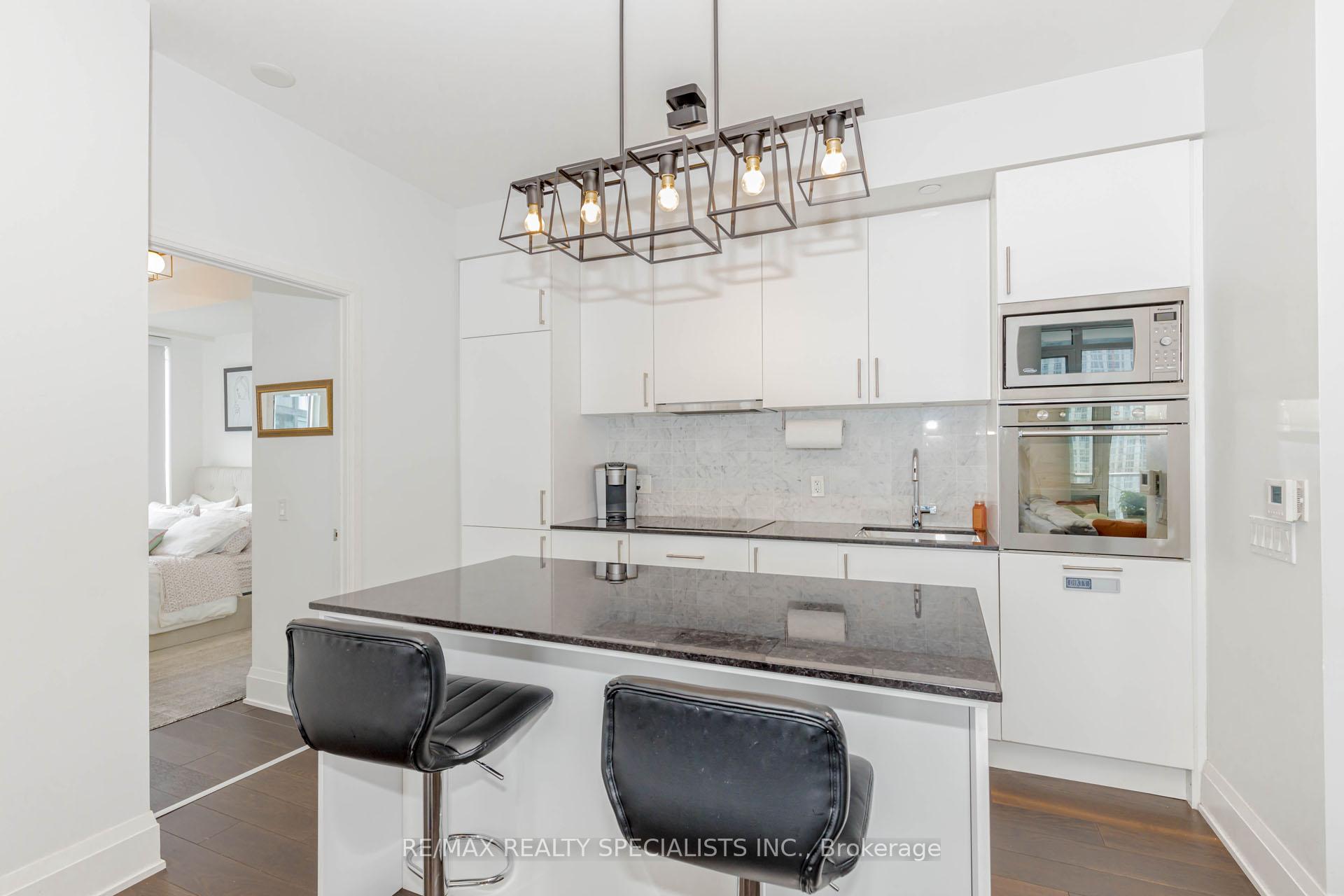 Photo 18 of Unit 1705, 576 Front Street W, Toronto, Waterfront Communities — HOMEH
