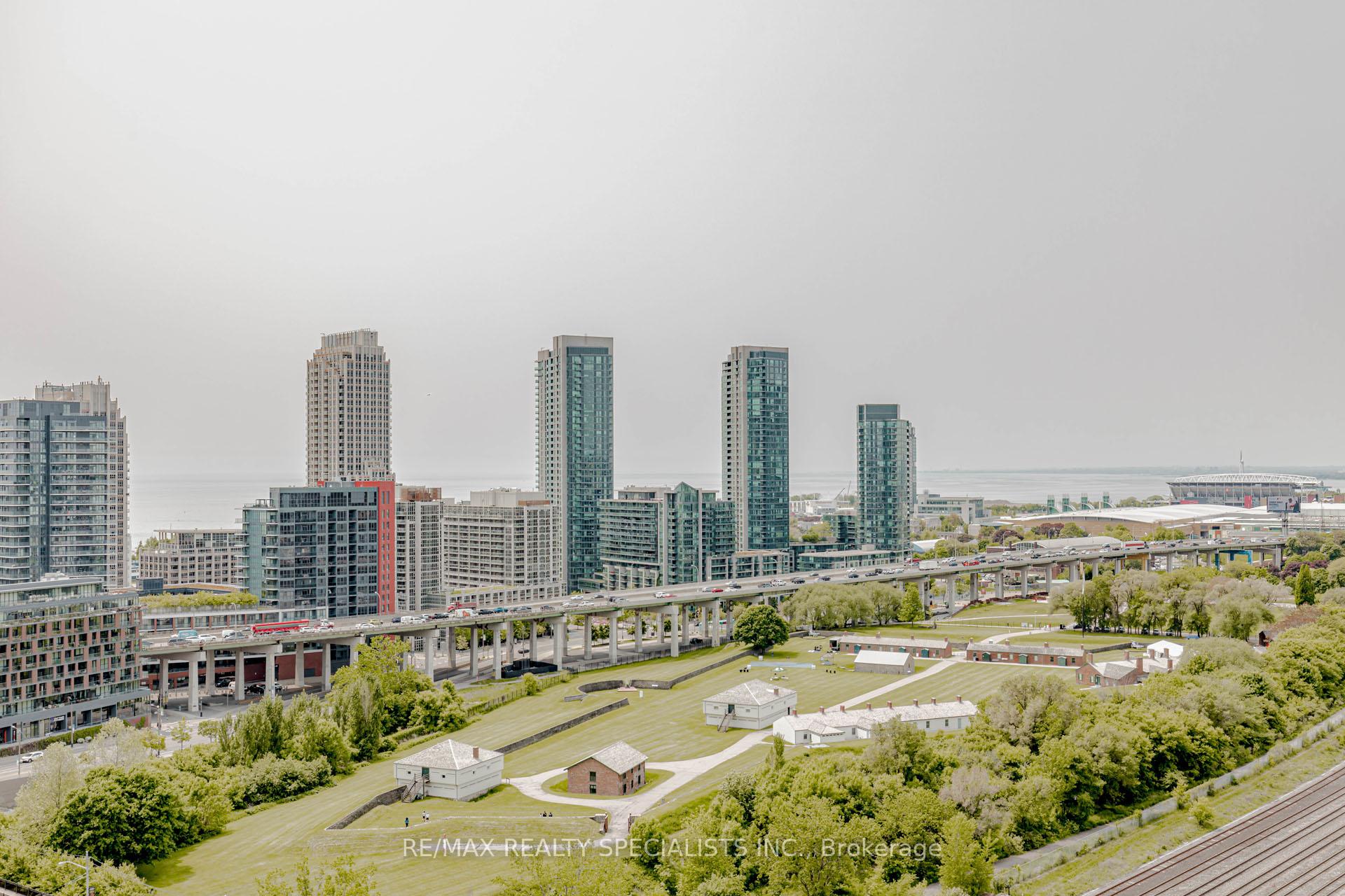 Photo 36 of Unit 1705, 576 Front Street W, Toronto, Waterfront Communities — HOMEH