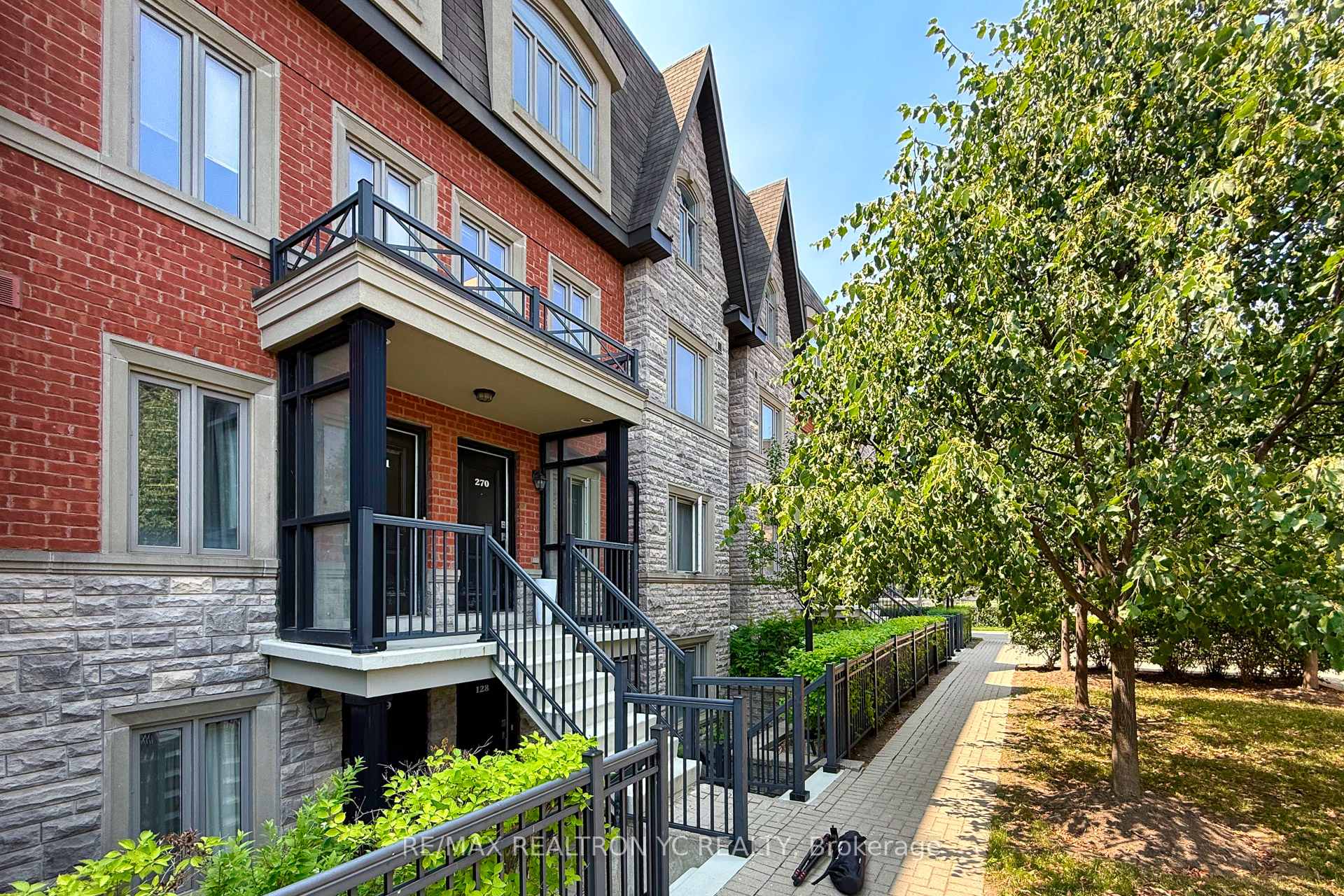 Photo 1 of Unit 270, 322 John Street, Markham, Aileen-Willowbrook — HOMEH