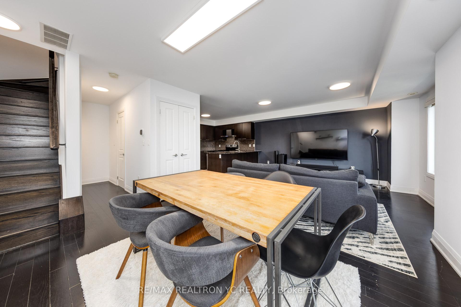 Photo 4 of Unit 270, 322 John Street, Markham, Aileen-Willowbrook — HOMEH