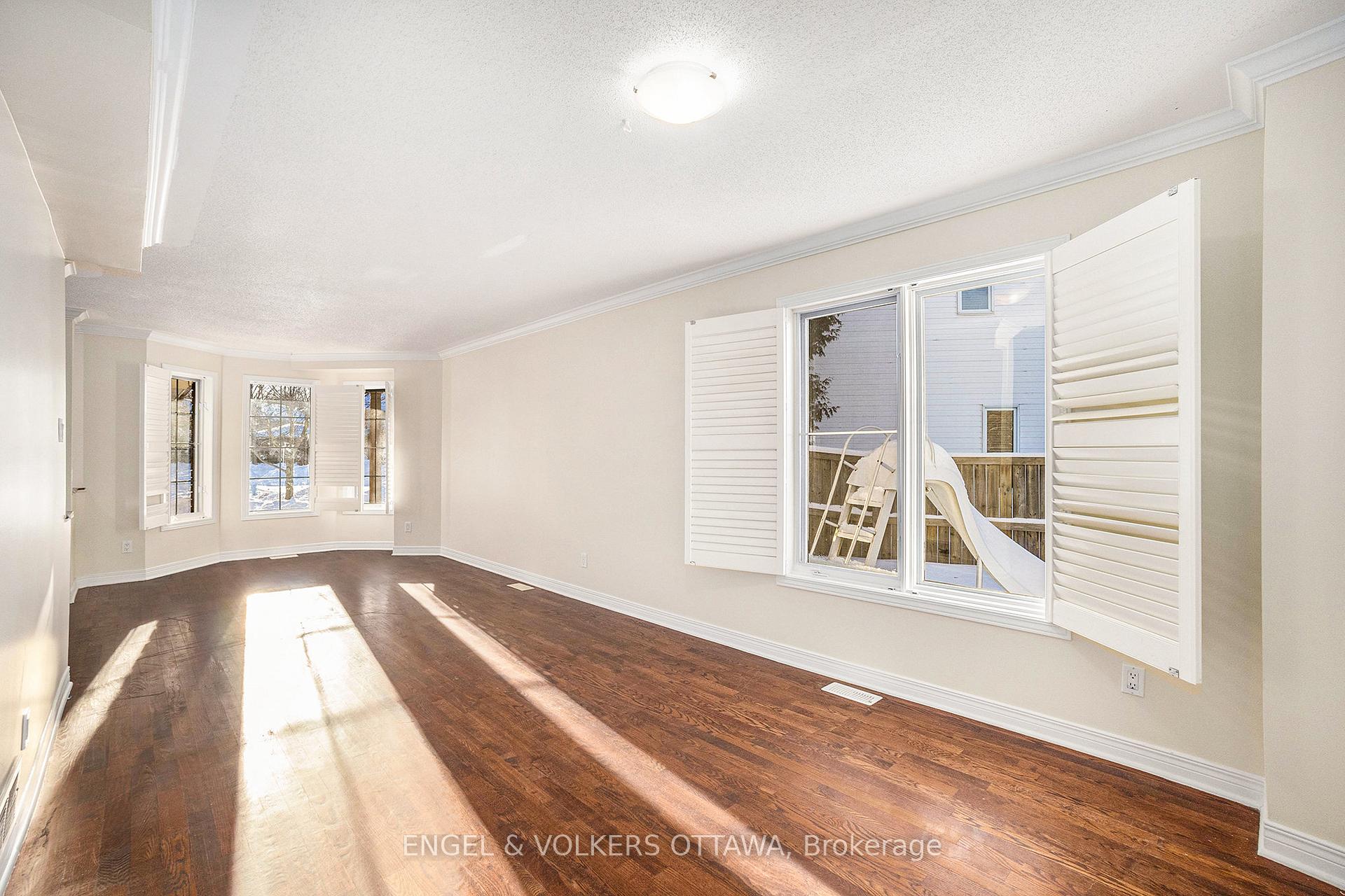 Photo 4 of 1372 Chicory Place, Ottawa, Carson Grove — HOMEH