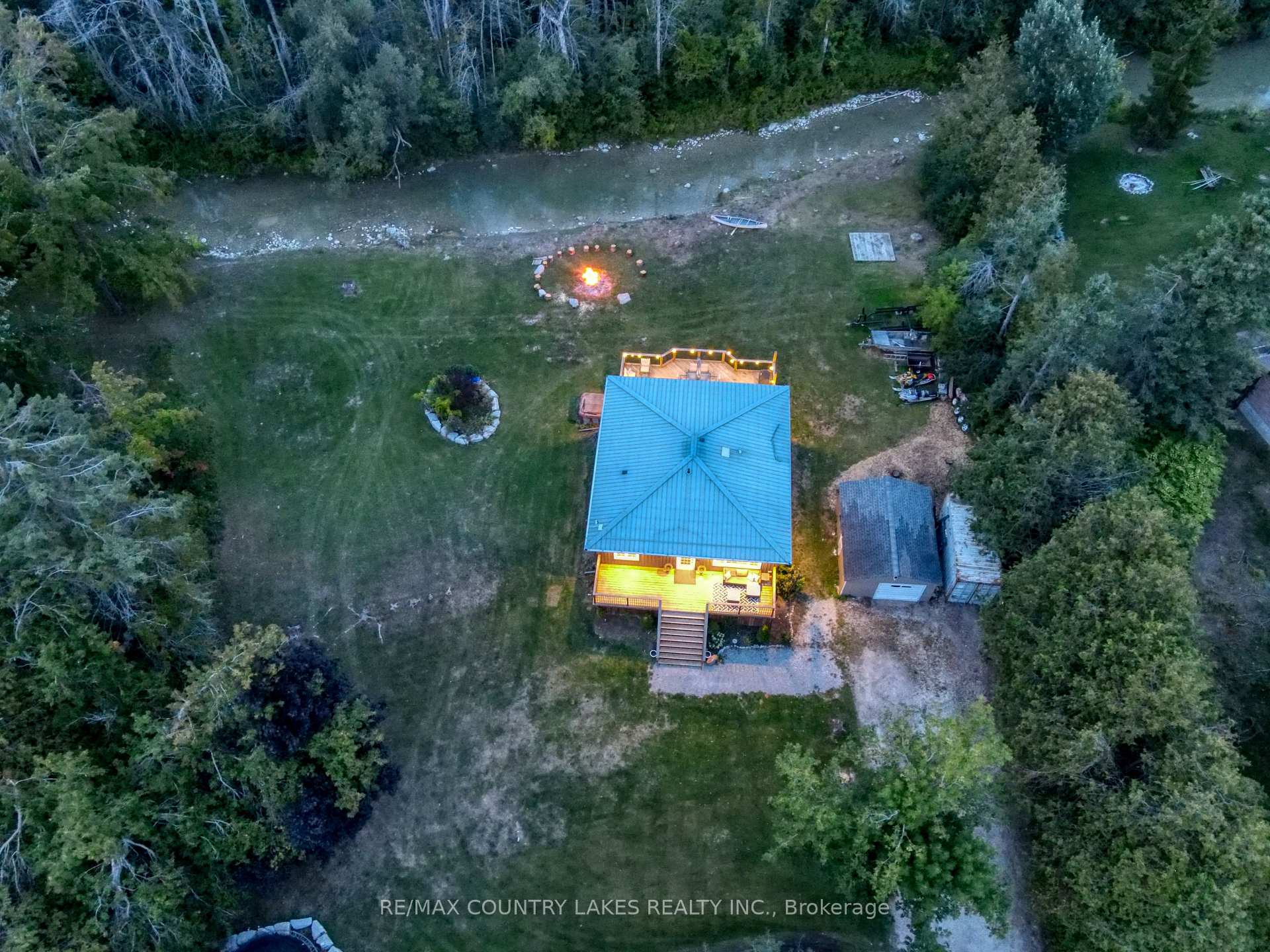 Photo 2 of 15 Patricia Crescent, Brock, Beaverton — HOMEH